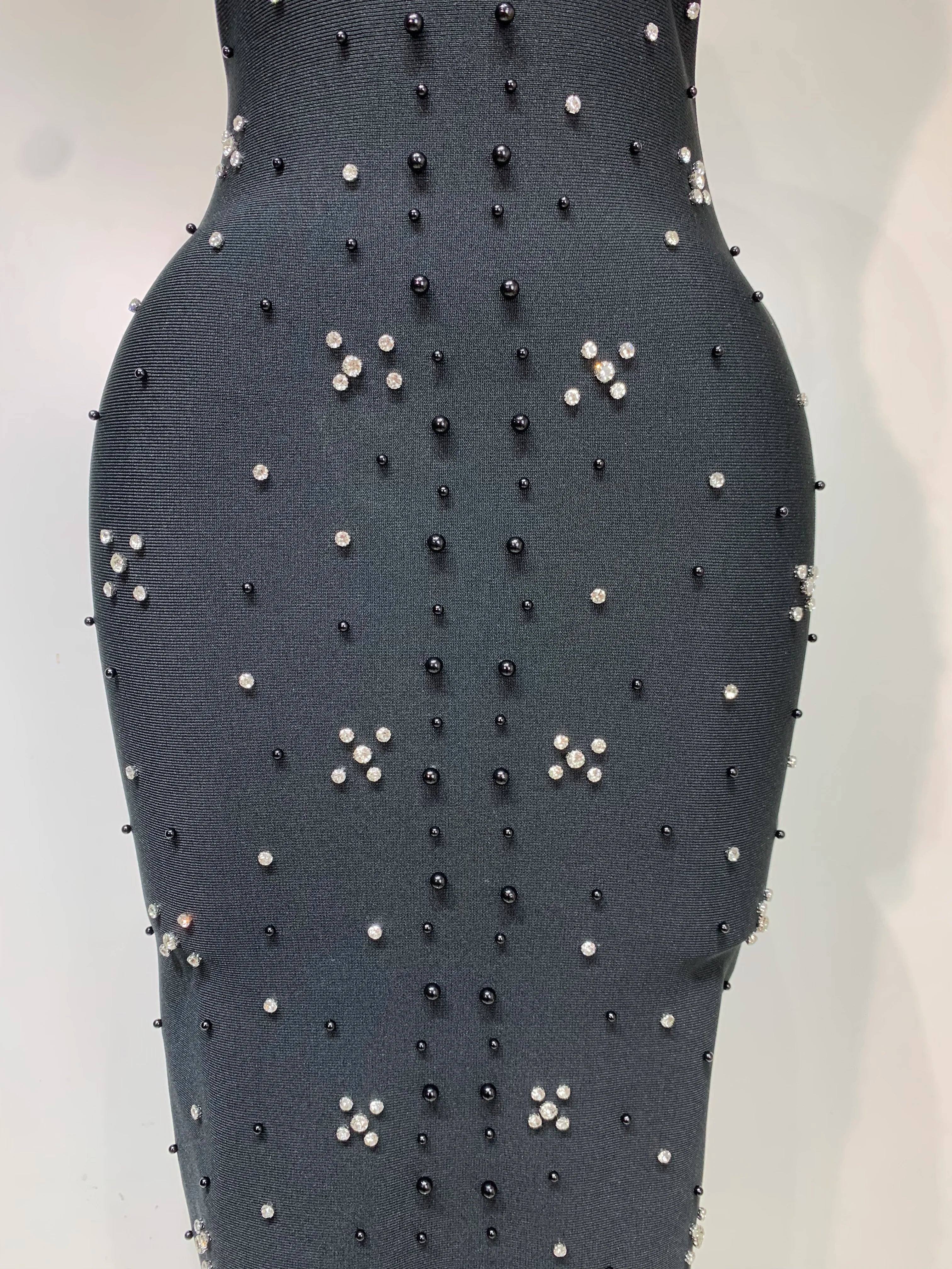 Elegant Sparkly Rhinestone Pearl Halter Backless Bodycon Bandage Long Dress 2025 Women Luxury Birthday Evening Party Gowns