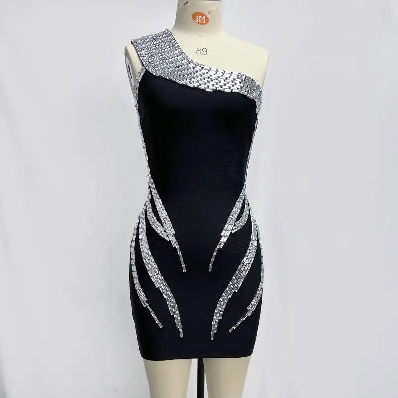 Women Sexy One Shoulder Sparkly Crystal Bodycon Mini Bandage Dress Fashion Celebrate Nightclub Party Outfit