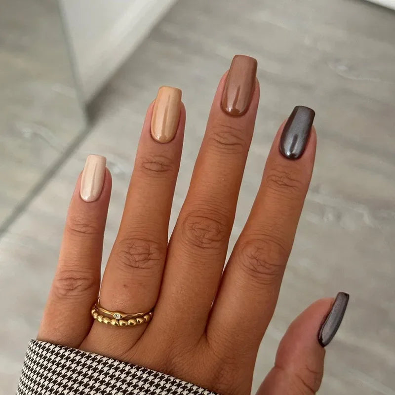 24Pcs Fashion Fake Nails Press on Short Square Head False Nail Art Black Starlit Sky Design Artifical Full Cover Nail Tips 1450