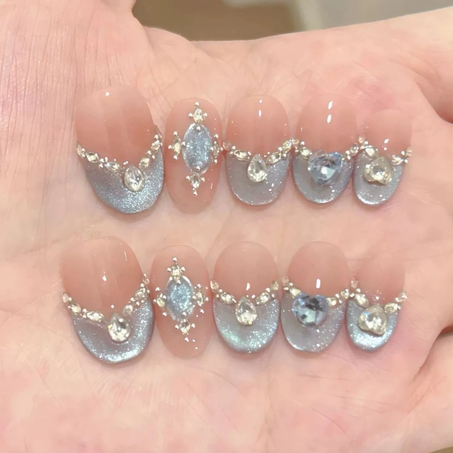 10Pcs Handmade Nude Pearl Chain Fake Nails with Small Diamonds Detachable French Manicure Nail Glitter Cat Eye Finished Nail Set