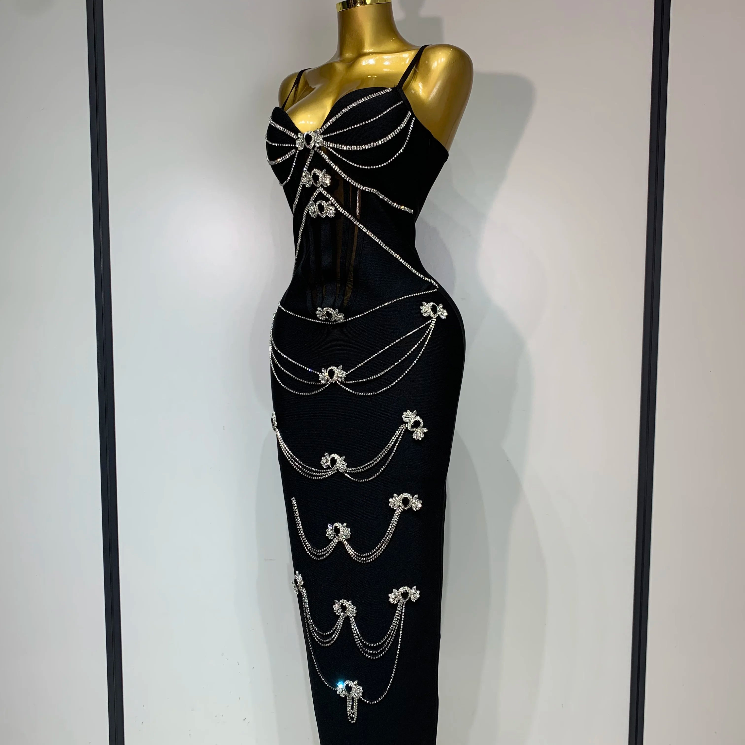 2025 New Spaghetti Strap Bodycon Bandage Dress Women Sexy Sparkly Beading Club Evening Party Birthday Dresses Wedding Guest Gown