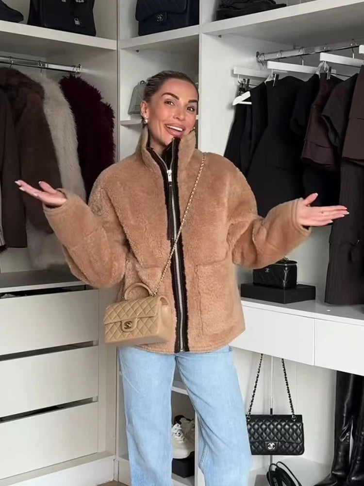 TFMLN Winter Women's Warm Leather Lamb Fur Splicing Jackets Chic Stand Collar Large Pockets Zipper Casual Fur Street Outerwear