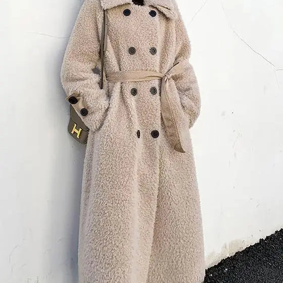 Pure Wool Shearling Coat for women,Long Female Slim Fur One Lamb Fur Coat,autumn/Winter 2024,New Square collar beige