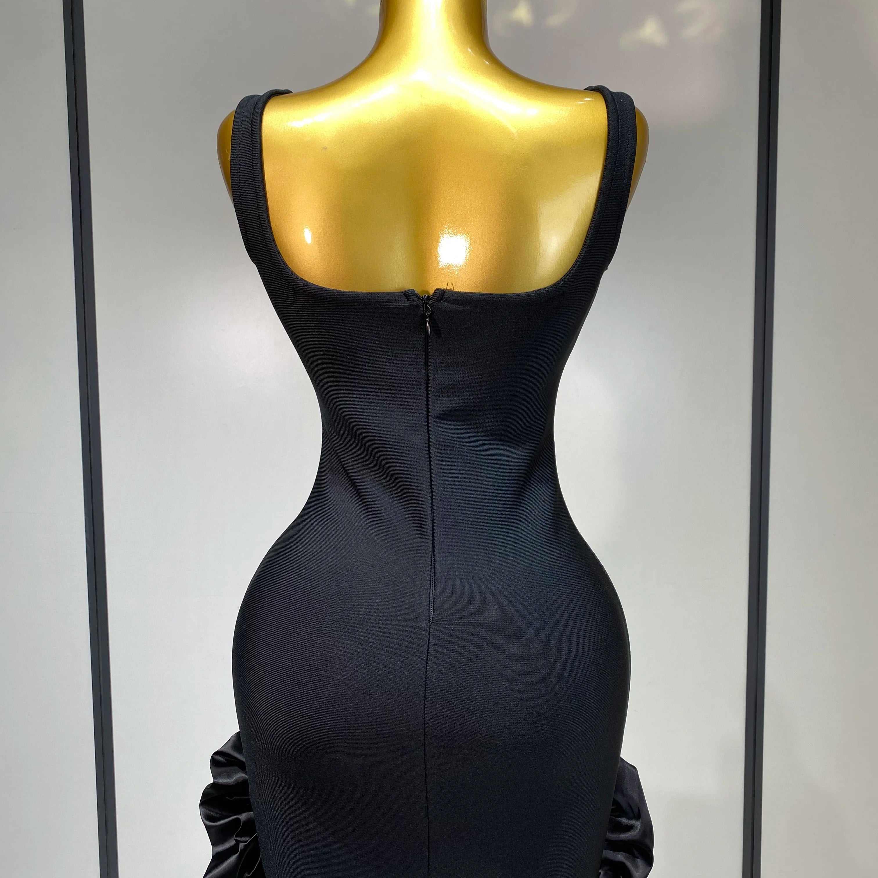 Women Sexy Sleeveless Square Collar Crystal Bodycon Mini Bandage Dress Celebrate Evening Party Elegant Luxury Birthday Dress