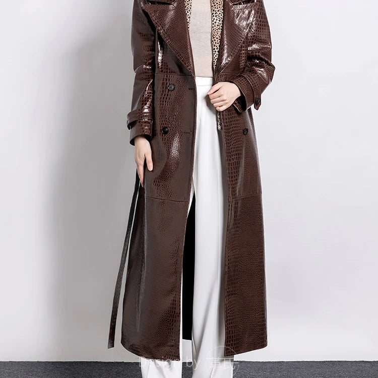 Lautaro Spring Autumn Long Shiny Reflective Crocodile Print Patent Faux Leather Trench Coat for Women Luxury Designer Clothes