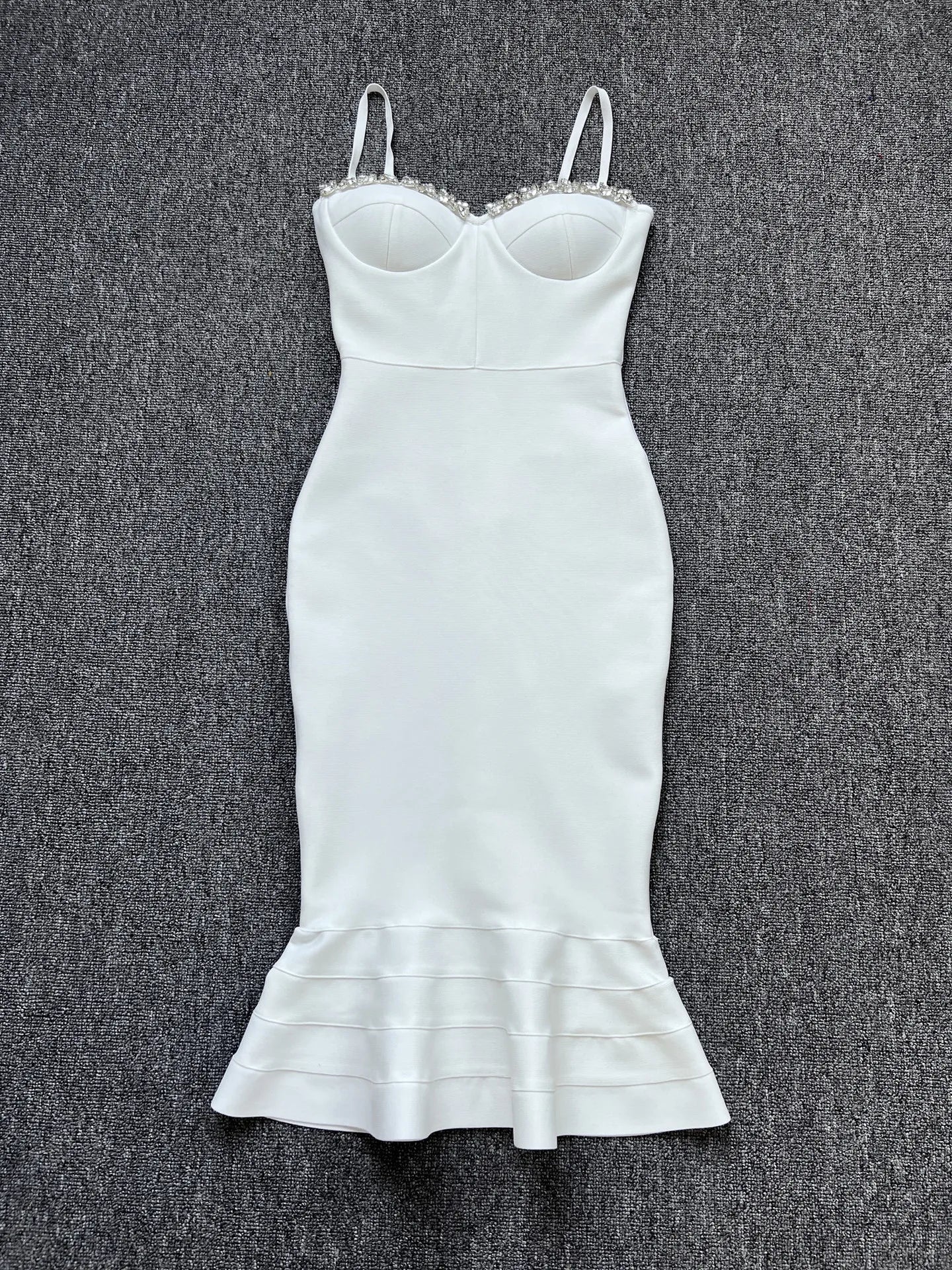 2023 Celebrity Sparkly Beading Knee Length Ruffles Rayon Bandage Dress Elegant Club Party Dress Vestidos WHITE