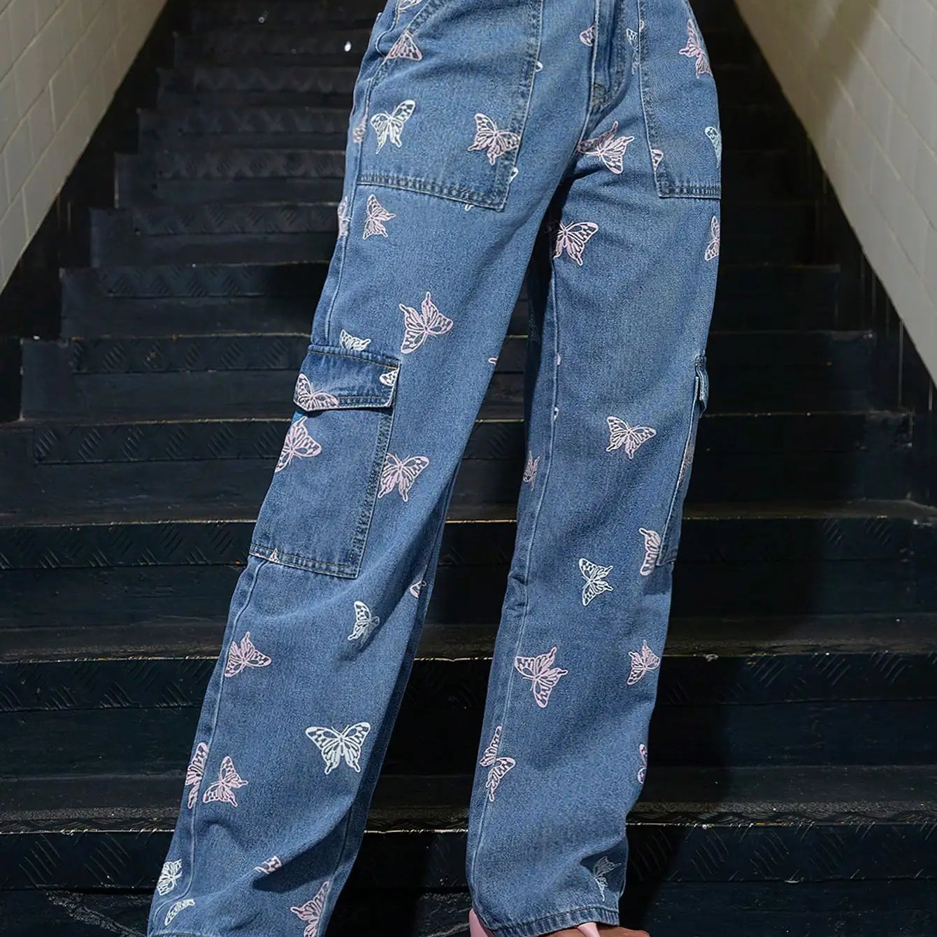 Women Fashion Cargo Jeans 90s Retro Street Pink Butterfly Embroidery Flap Pocket Baggy Straight Leg Overall Denim Trousers
