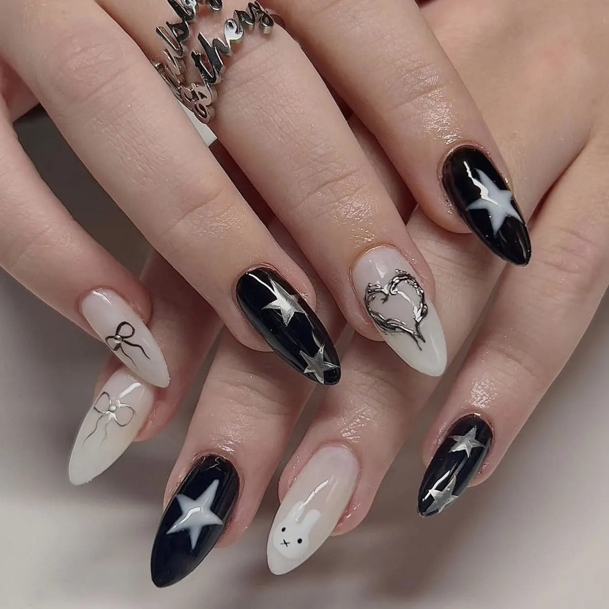 24pcs Gradient Black False Nails Yellow Star Moon Swan Pattern Press On Nails Sweet Cool Bowknots Flower Fake Nail Y2k Manicure Y4
