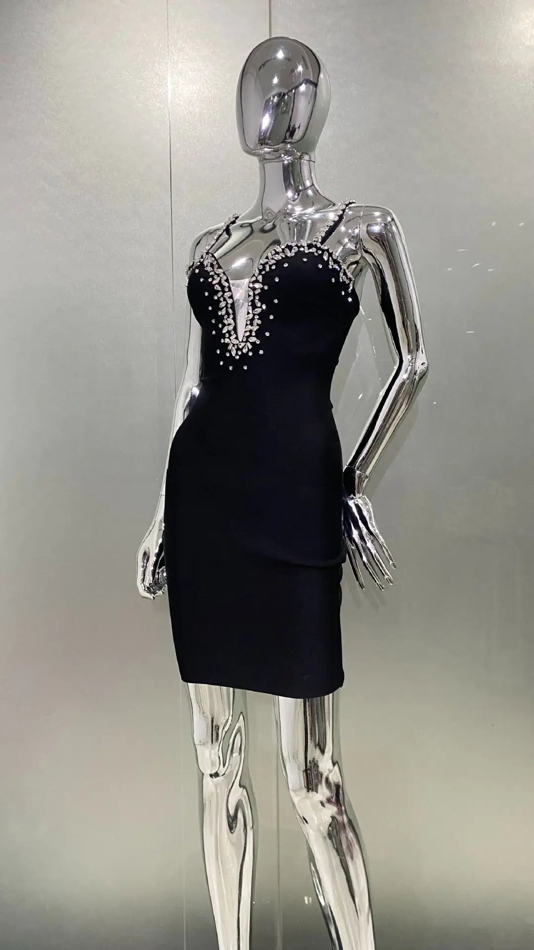 2025 Luxury Sparkling Diamond Sexy Deep V-Neck Black Bandage Mini Dress Fashion Woman Evening Party Dress Birthday Party Outfit