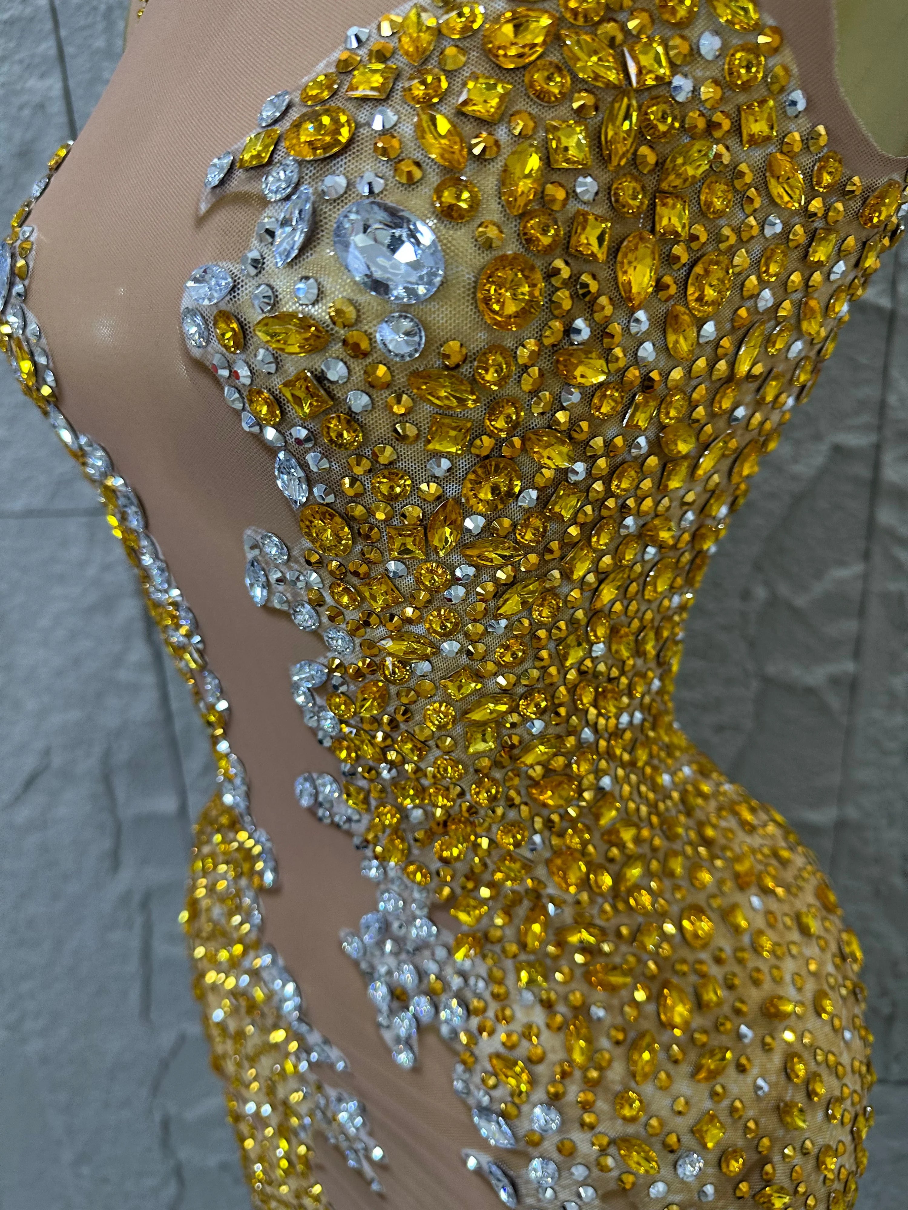 2026 New Sexy Fashion Gold Sparkly Dance Show Stage Costume Women Birthday Party Rhinestones Tassels Transparent Short Dress