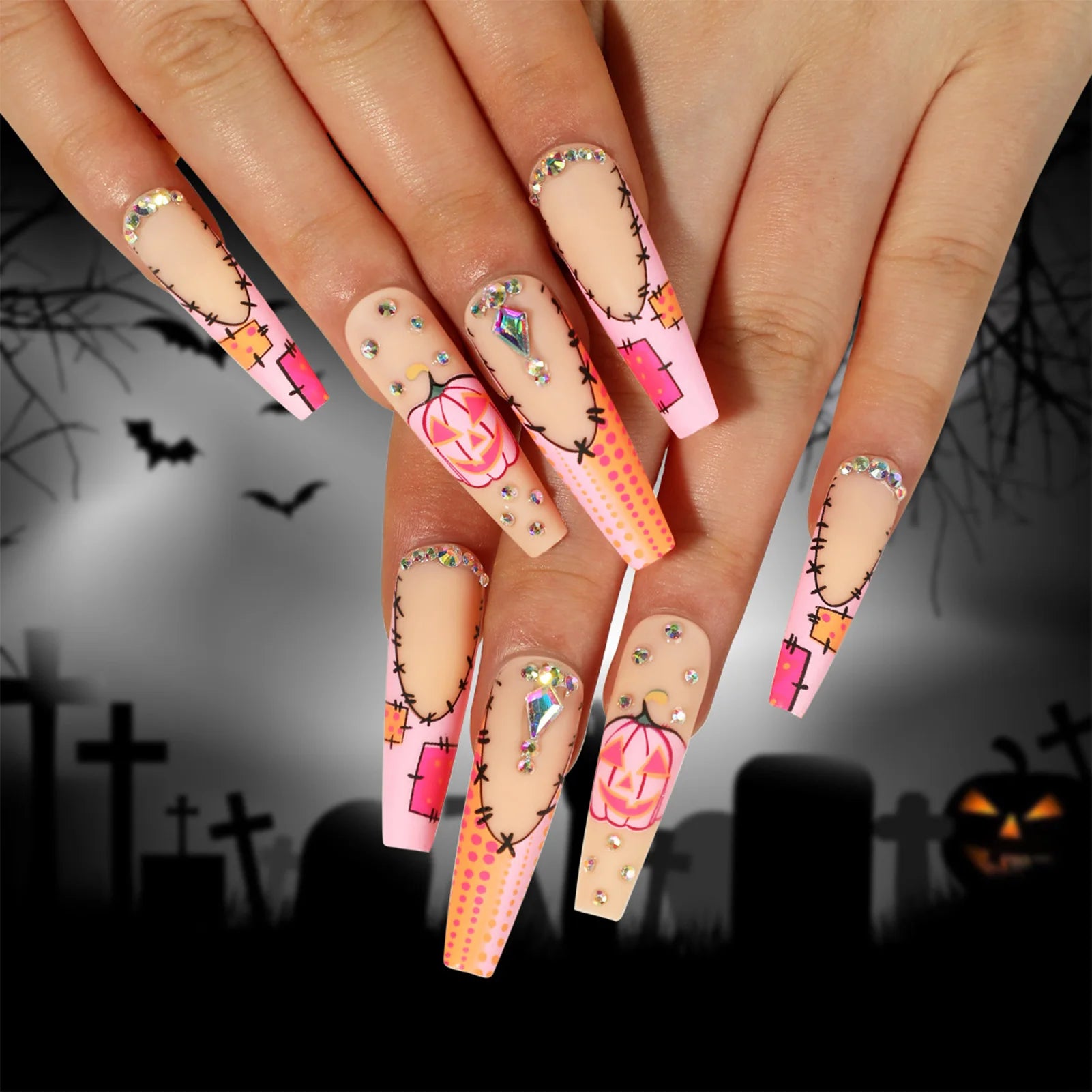 24pcs Sliver Spider Design Fake Nail Heavy Metal Halloween False Nail Tips Full Cover Wearable Black Cool Almond Press on Nails W11