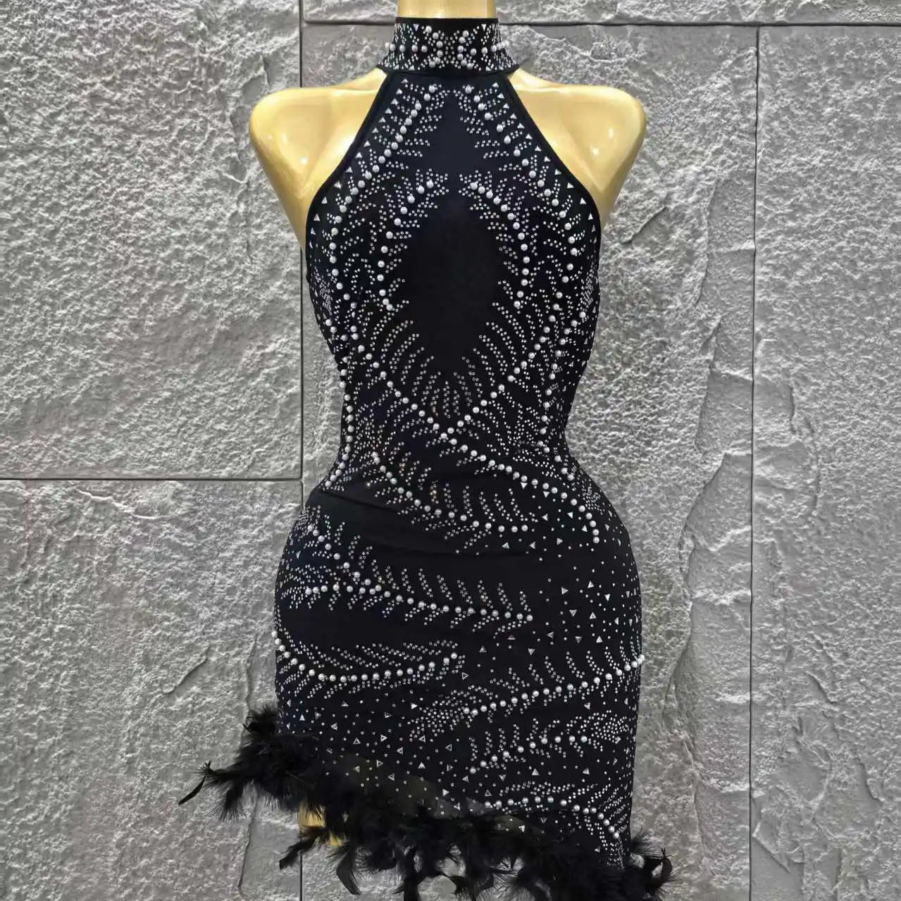 Black Color Women Sexy Off the Shoulder Shinning Rhinestones Bodycon Mini Bandage Dress Feathers Celebrate Evening Party Outfit