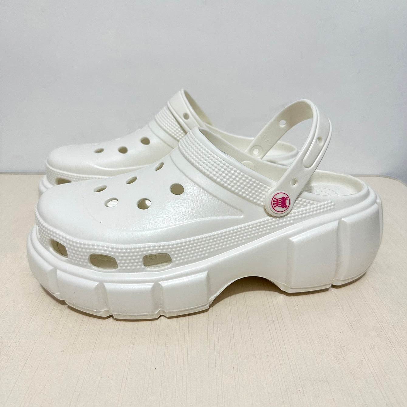 Summer Women Slippers 6cm Platform Sandals Outdoor Clogs Street Beach Slippers Massage Indoor Home Bathroom Slides Flip Flops white without charms