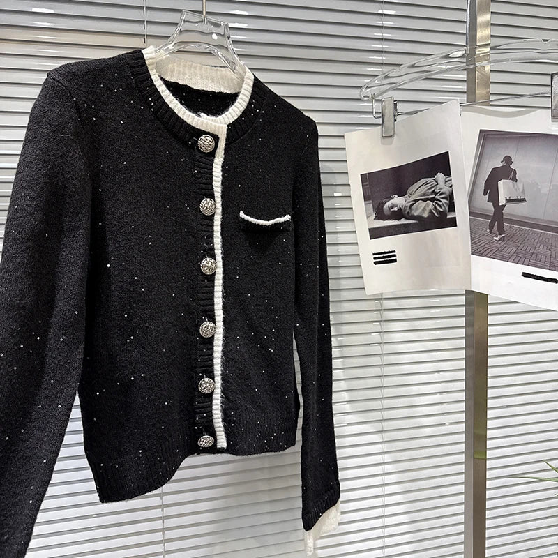 Winter New Fashion Casual Contrast Color Knitted Cardigan For Women Elastic Waist Shorts Female Trend 11A07451