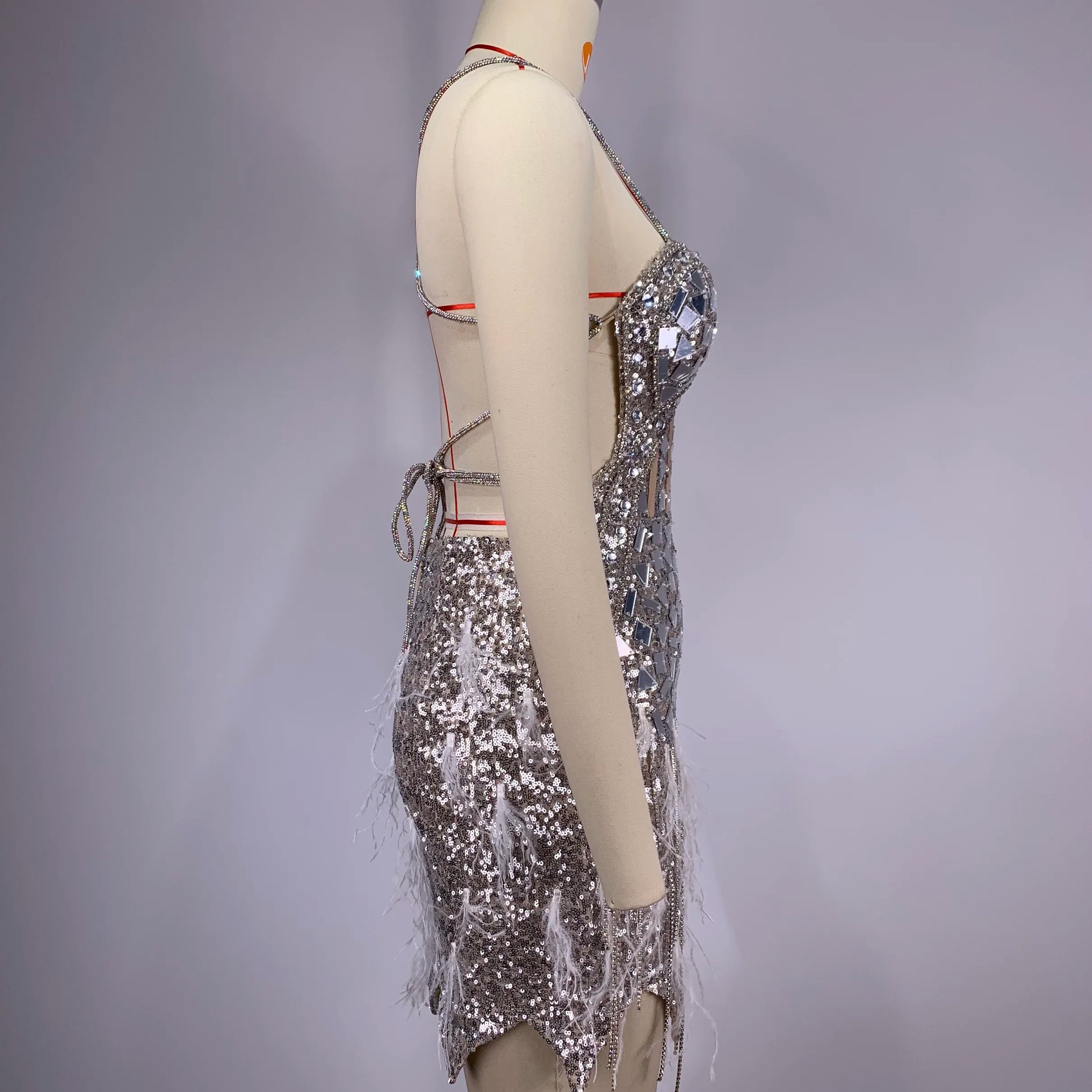 2024 Women Sleeveless Sexy V-Neck Bodycon Mini Dress Feathers Shinning Mirrors Celebrate Birthday Party Outfit