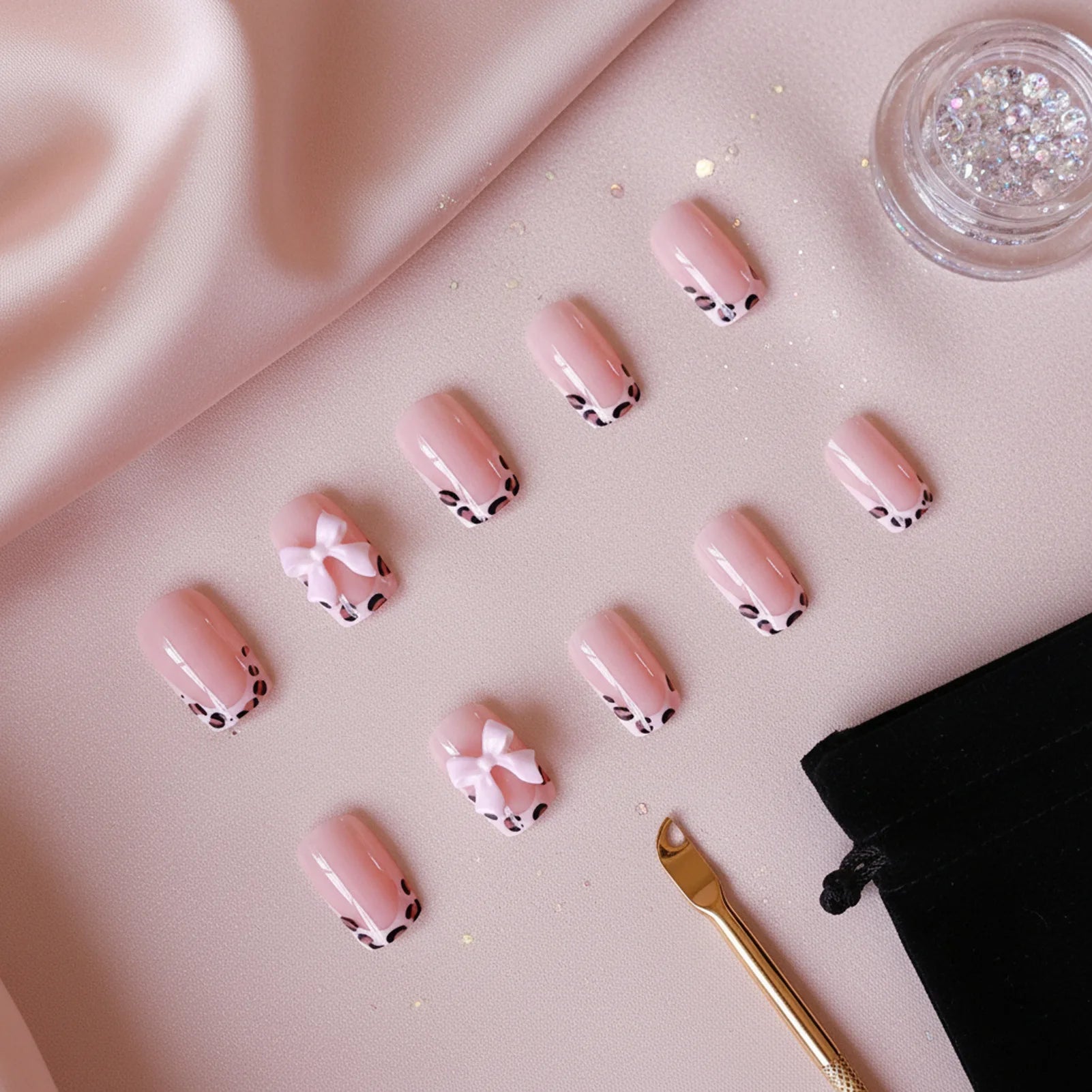 Nude Pink Color Fake Nails 24Pcs Leopard Printed French Press On Nail 3D Bowknot Decor Spicy Girls Charm Manicure Nails Supplies