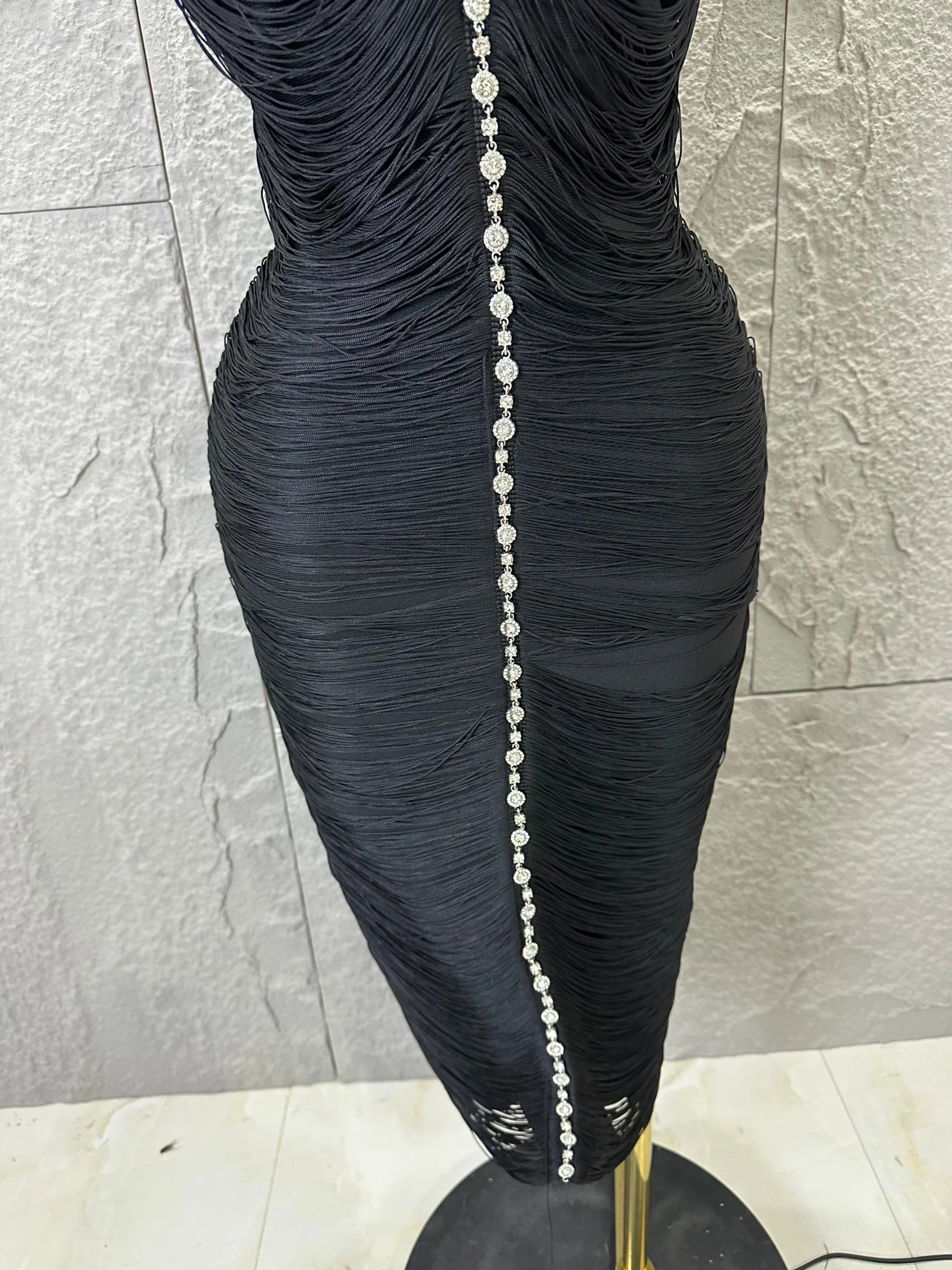 Elegant 2026 Black Halter Neck Midi Dress Women Sexy V-Neck Crystal Trim Ruched Form-Fitting Outfit Formal Event Party Costume