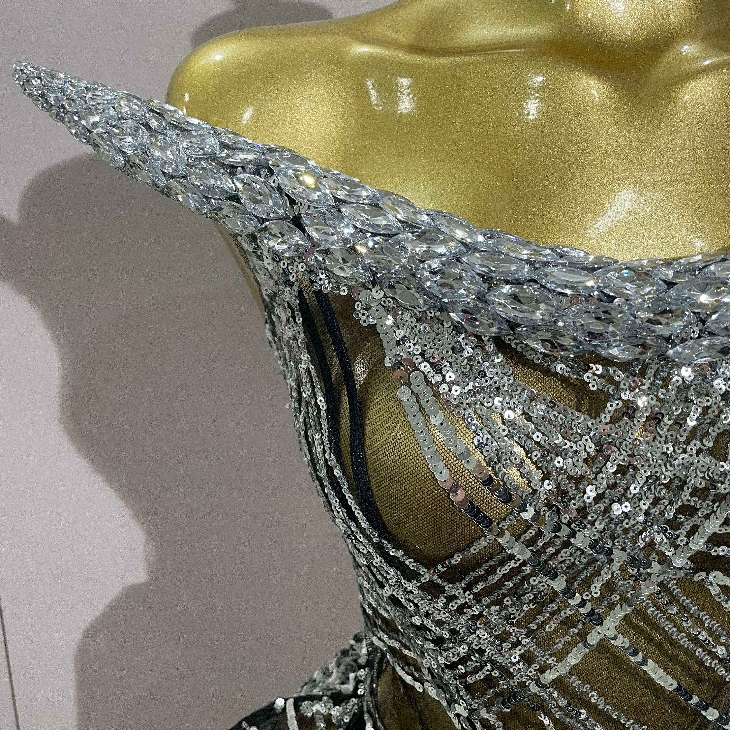 Stock Sexy Shinning Diamond Tassels Chain Strapless Tops Skirt 2 PCS Women Evening Party Celebrate Nightclub Performance Costume