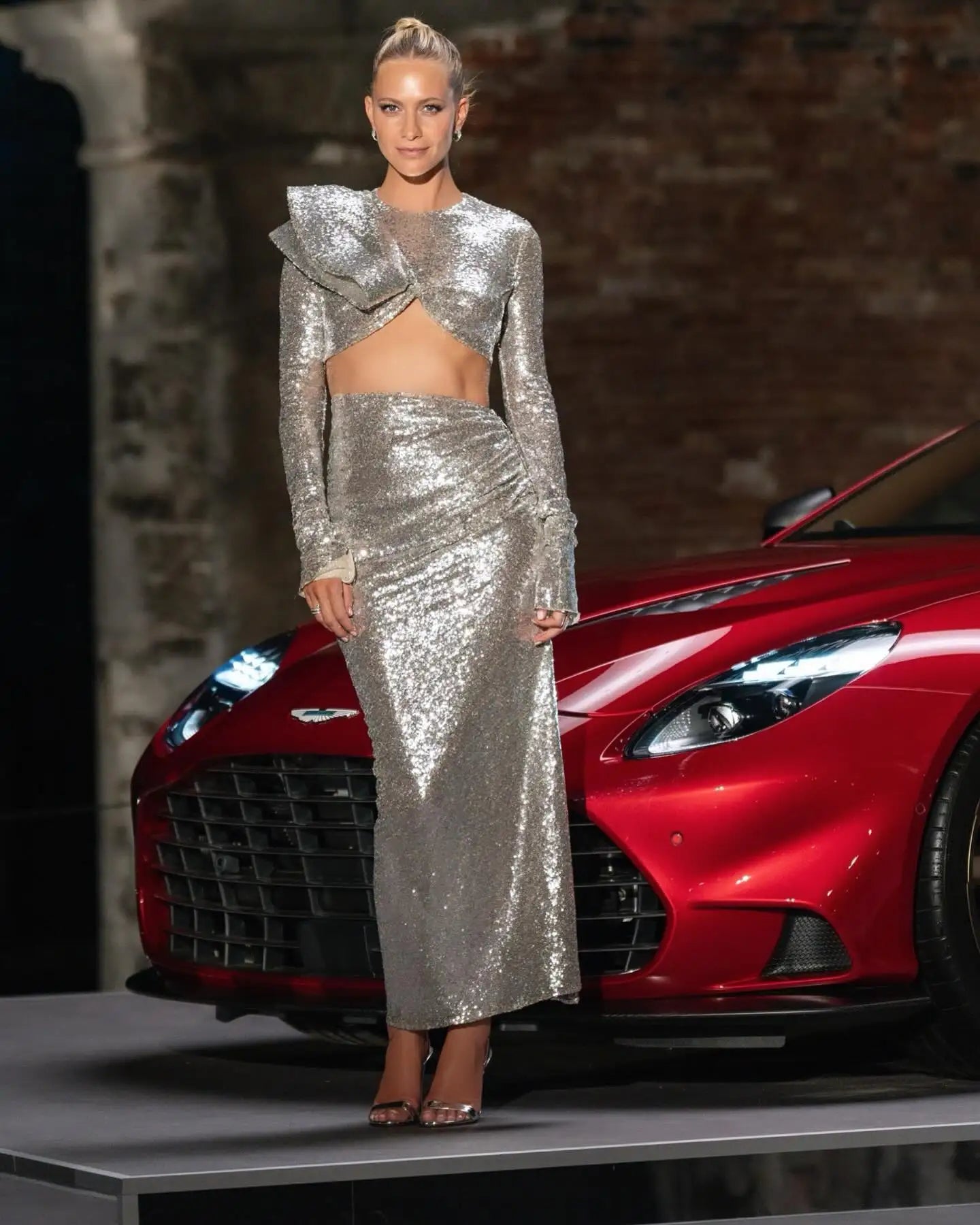 Silver Color Women Long Sleeve Sexy 2 Pieces Shinning Sequins Bodycon Long Dress Celebrity Fashion Evening Party Dress Silver