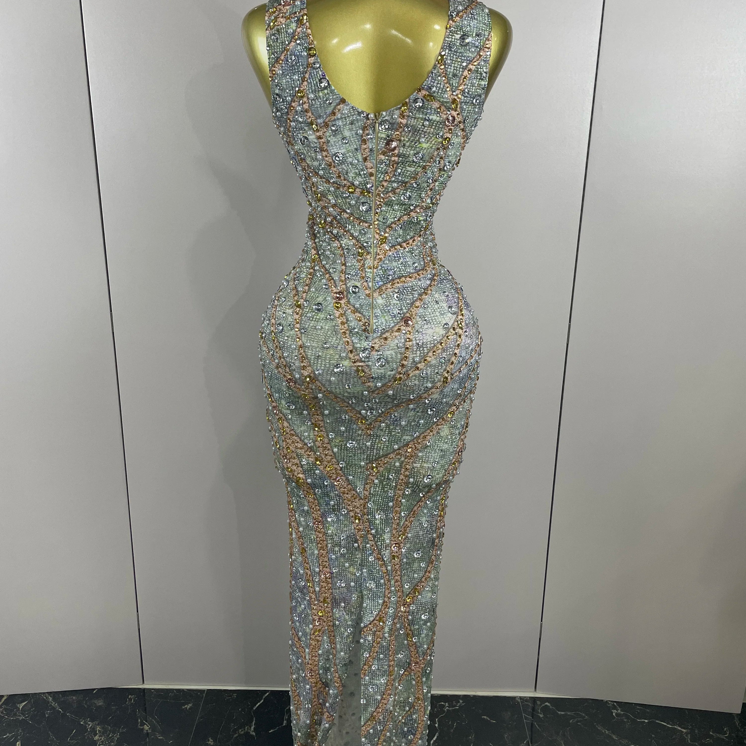 2025 Luxury Crystals Diamonds Slit elegant Sheath Fishtail Dress Women Sexy Evening Party Performance Photoshoot Stage Dress