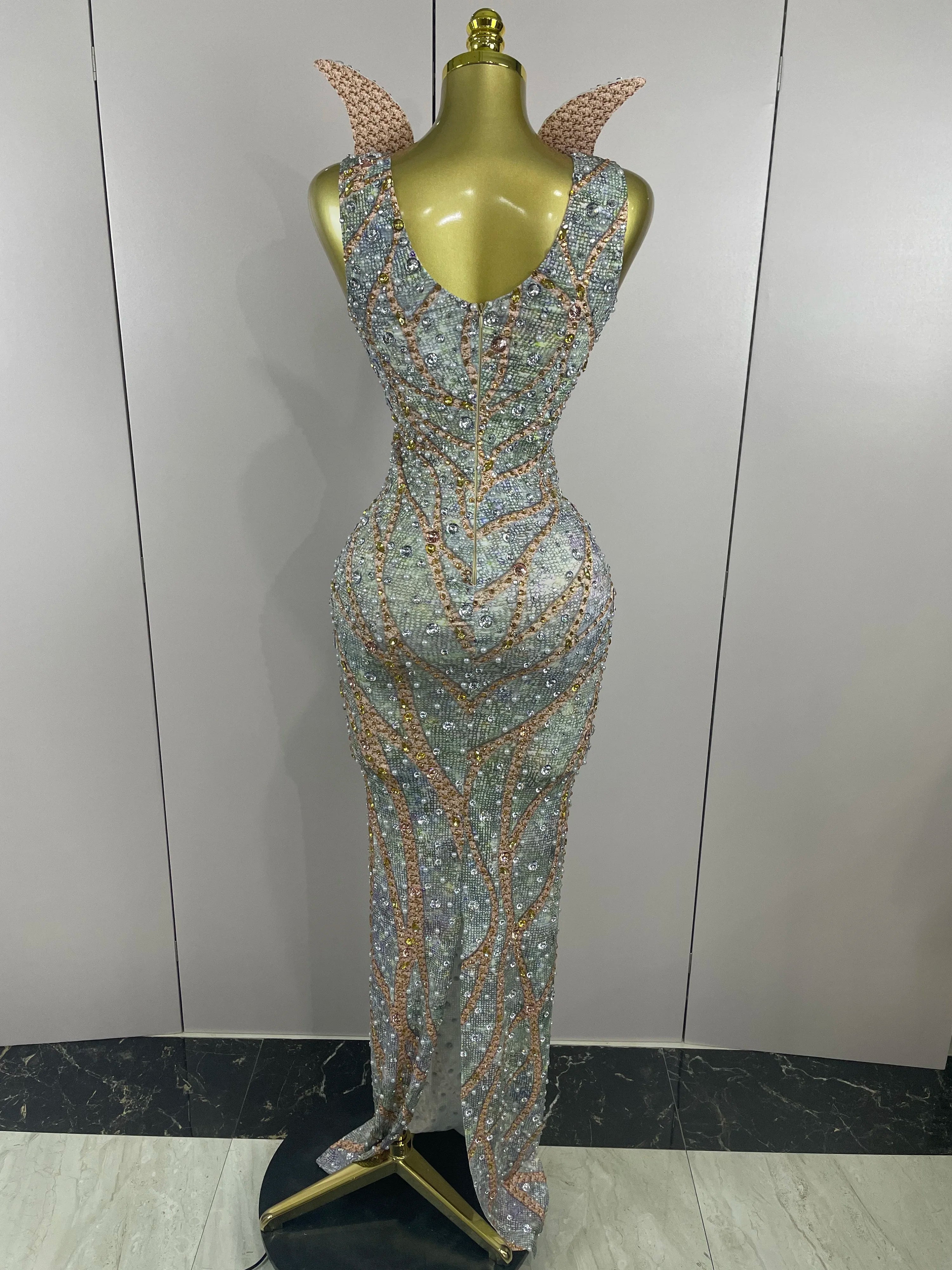 2025 Luxury Crystals Diamonds Slit elegant Sheath Fishtail Dress Women Sexy Evening Party Performance Photoshoot Stage Dress