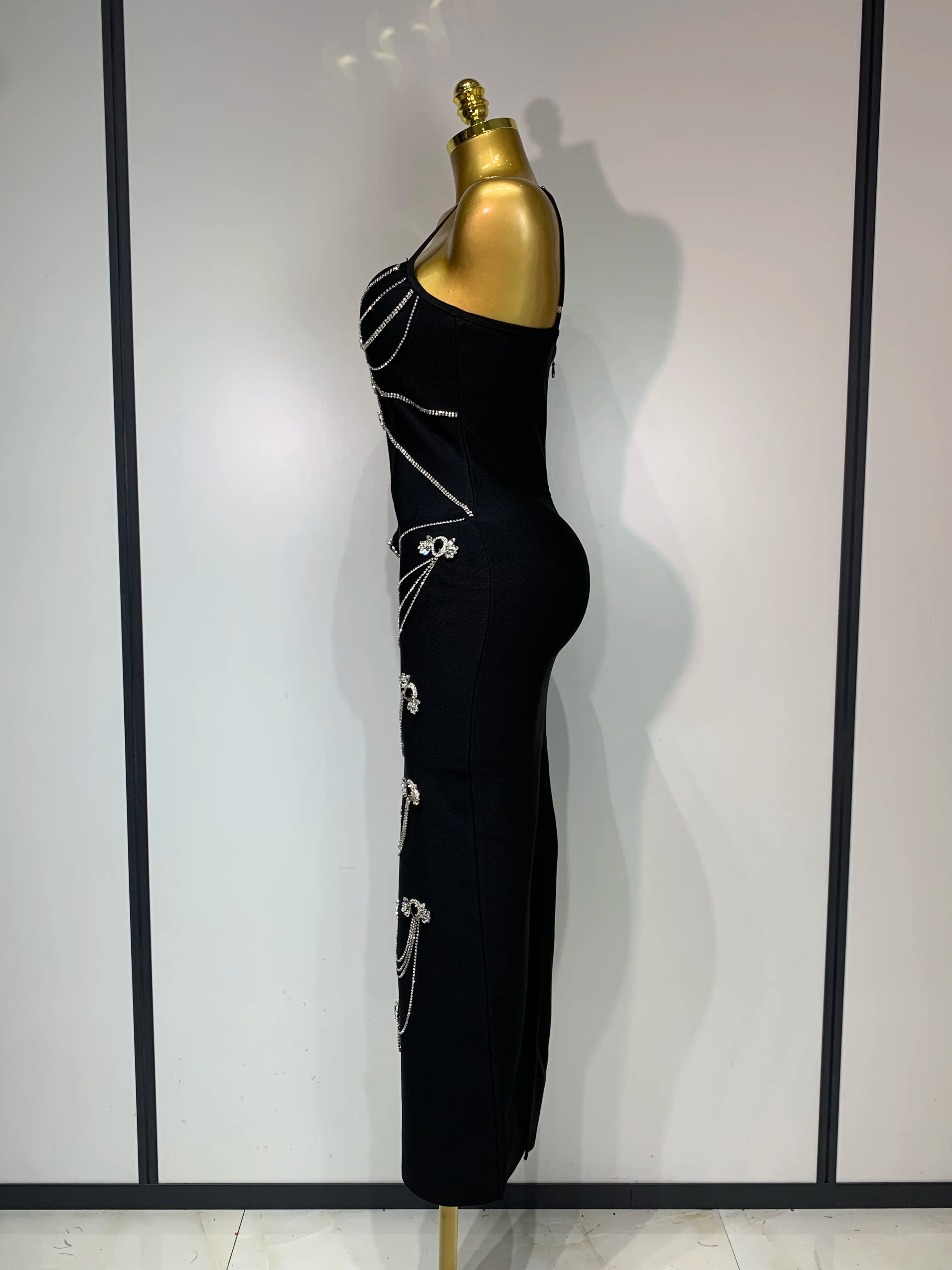 2025 New Spaghetti Strap Bodycon Bandage Dress Women Sexy Sparkly Beading Club Evening Party Birthday Dresses Wedding Guest Gown