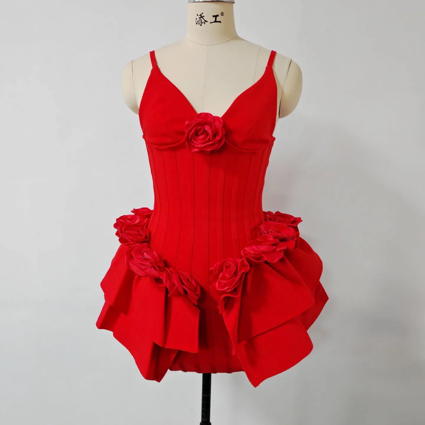 Red Color Women Sleeveless Florals Sexy V-Neck Bodycon Mini Bandage Dress Nightclub Party Celebrate Christmas Wedding Outfit Red