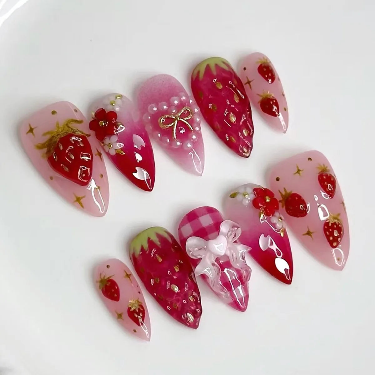 24Pcs Green Oval False Nails with Strawberry Design Wearable Mid-length Almond Press on Fake Nails Rabbit Pattern Nail Art Tip 1091