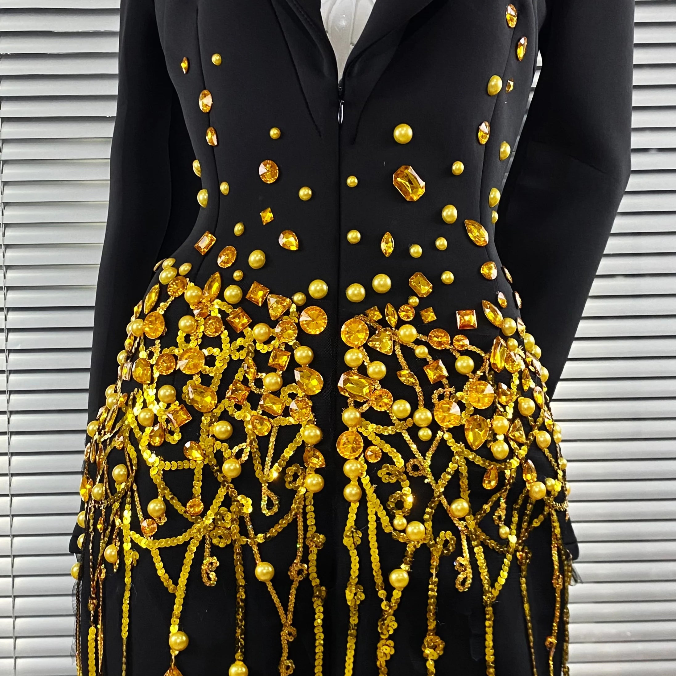 2025 Luxury Diamonds Shining Sequins Deep V-Neck Mini Suit Dress Fashion Woman Birthday Party Dress Stage Performance Costume