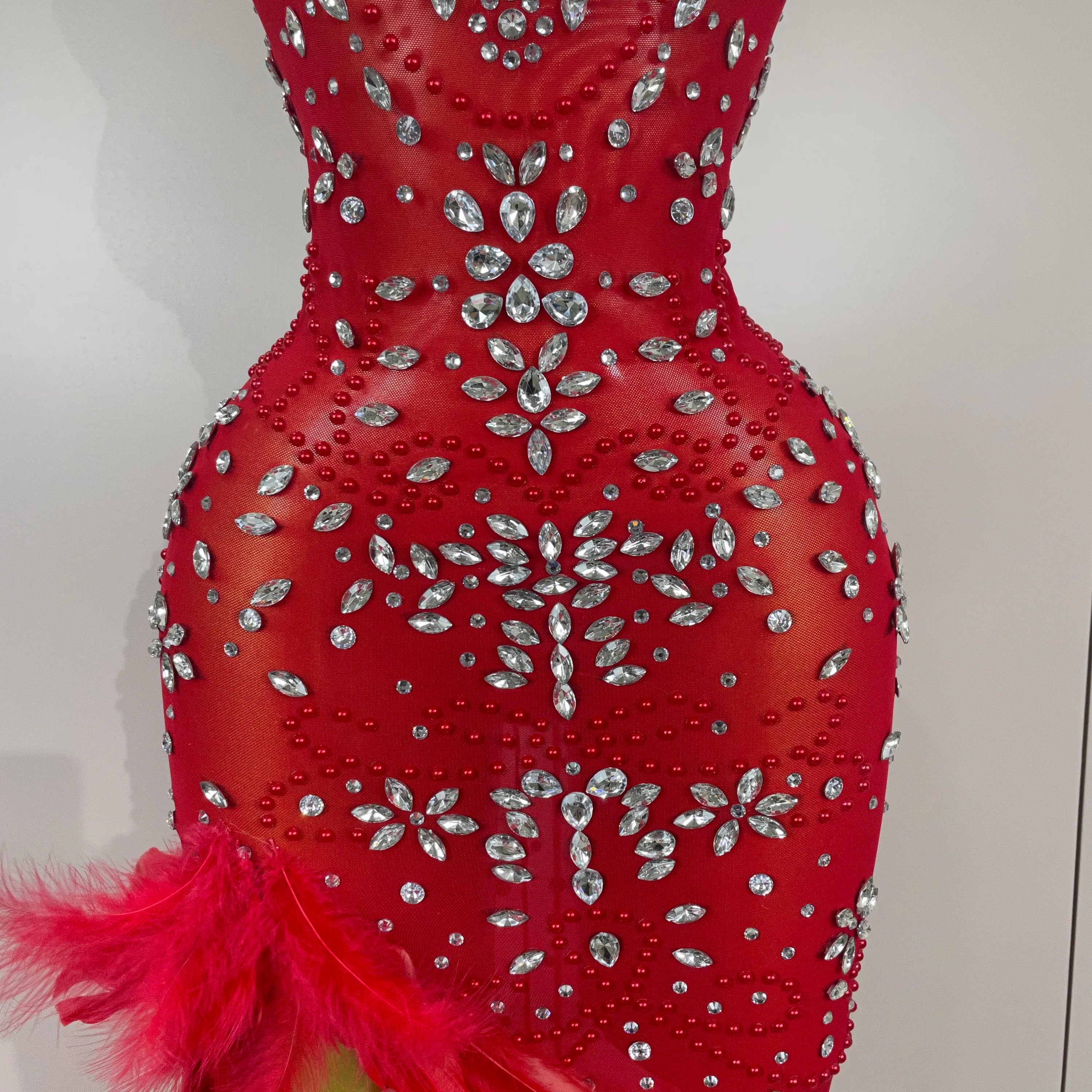 2025New Exquisite Feather Red Evening Dress Women Sparkle Rhinestones Sexy High Slit Birthday Celebrate Stage Photoshoot Costume