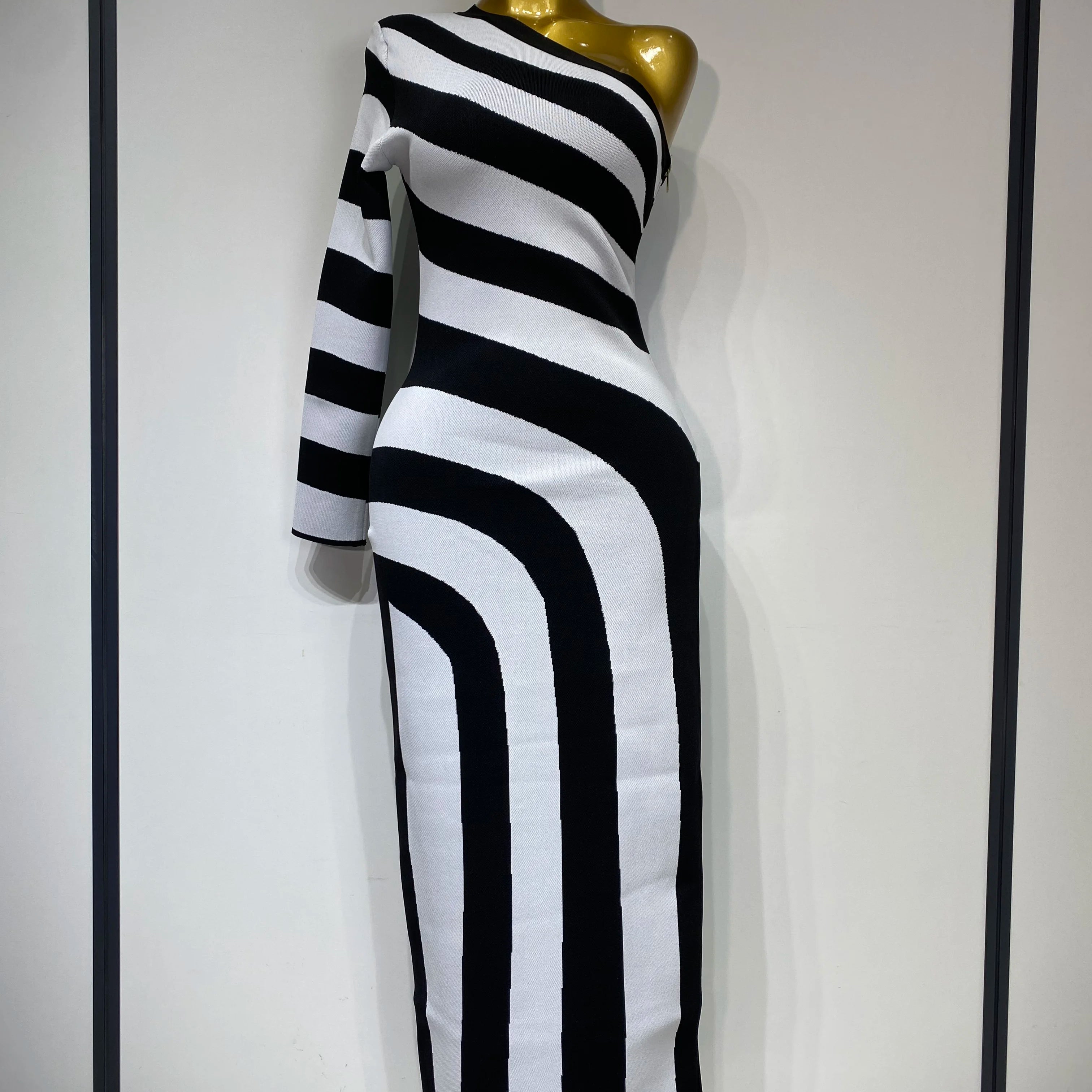 Luxury Birthday Dresses Women Sexy One Shoulder Striped High Split Jacquard Maxi Bandage Long Dress Elegant Evening Party Gown black