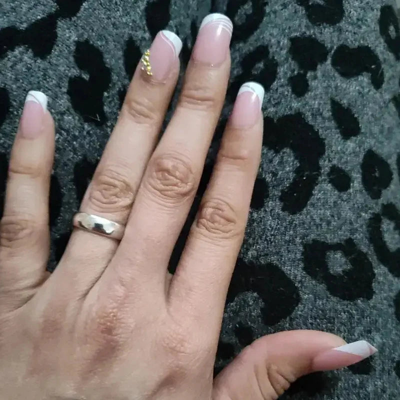 24PCS Shiny Pearl Wearable False Nails Short Square Fake Nail Simple Press on Nails Detachable Full Cover Nail Tips With Glue