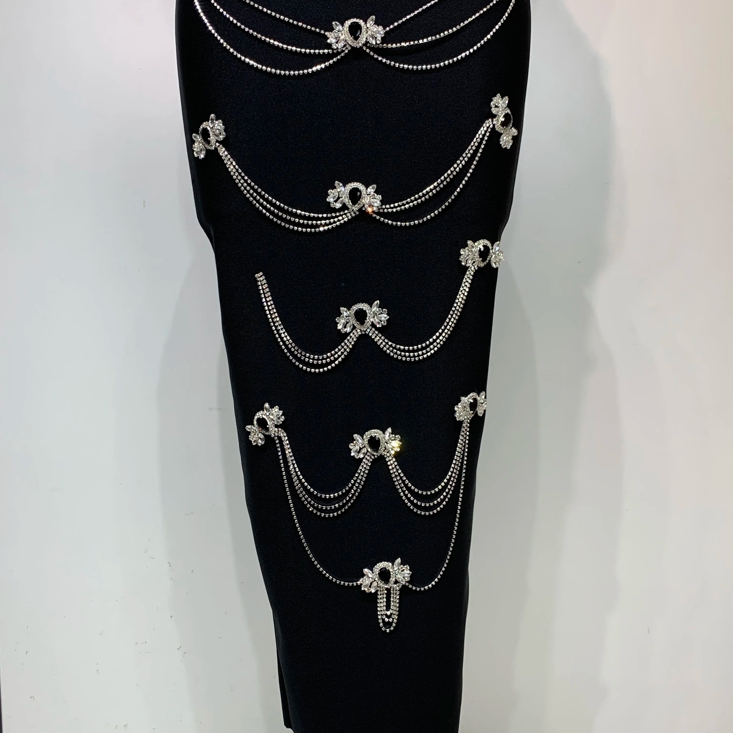 2025 New Spaghetti Strap Bodycon Bandage Dress Women Sexy Sparkly Beading Club Evening Party Birthday Dresses Wedding Guest Gown