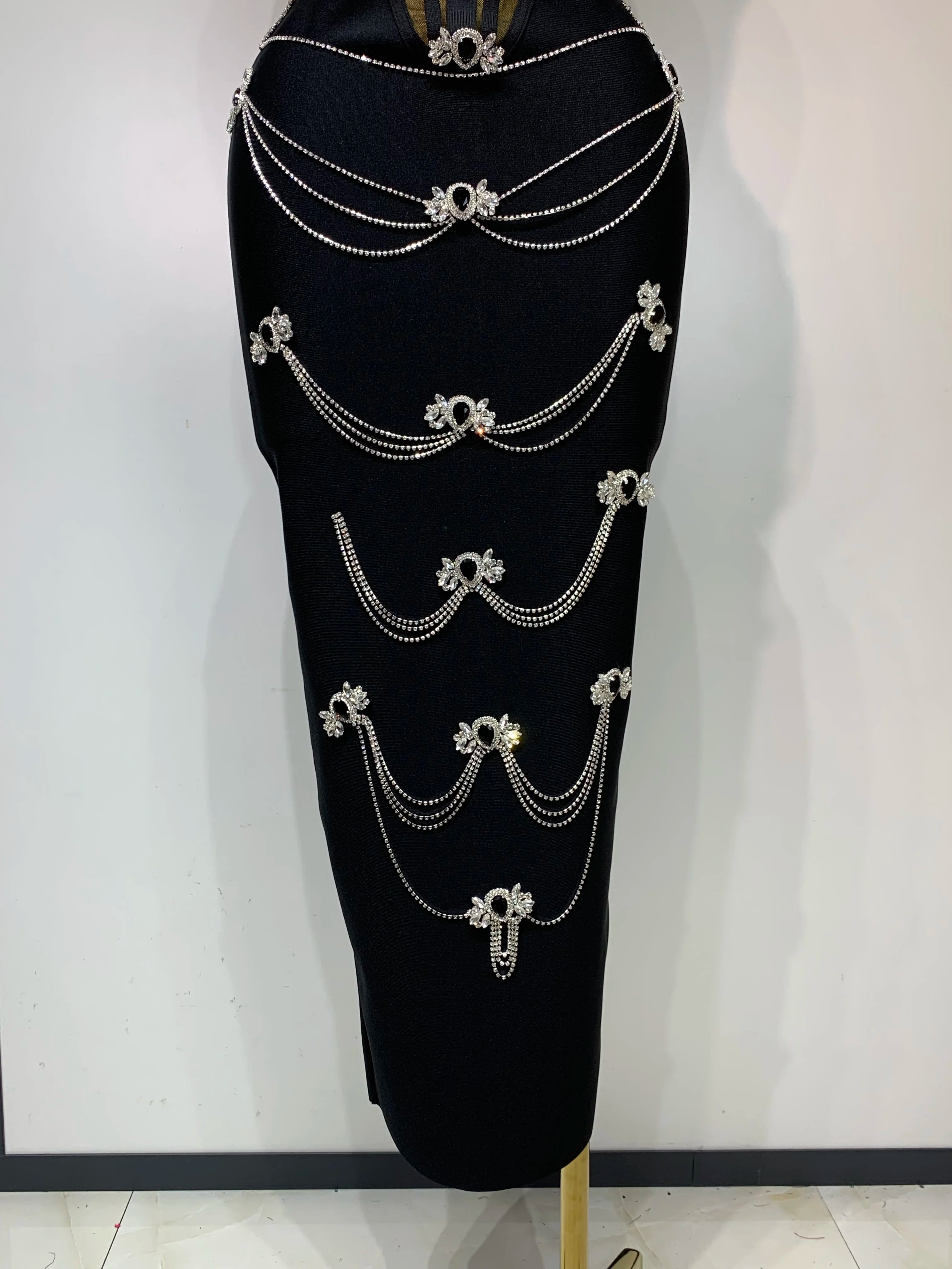 2025 New Spaghetti Strap Bodycon Bandage Dress Women Sexy Sparkly Beading Club Evening Party Birthday Dresses Wedding Guest Gown