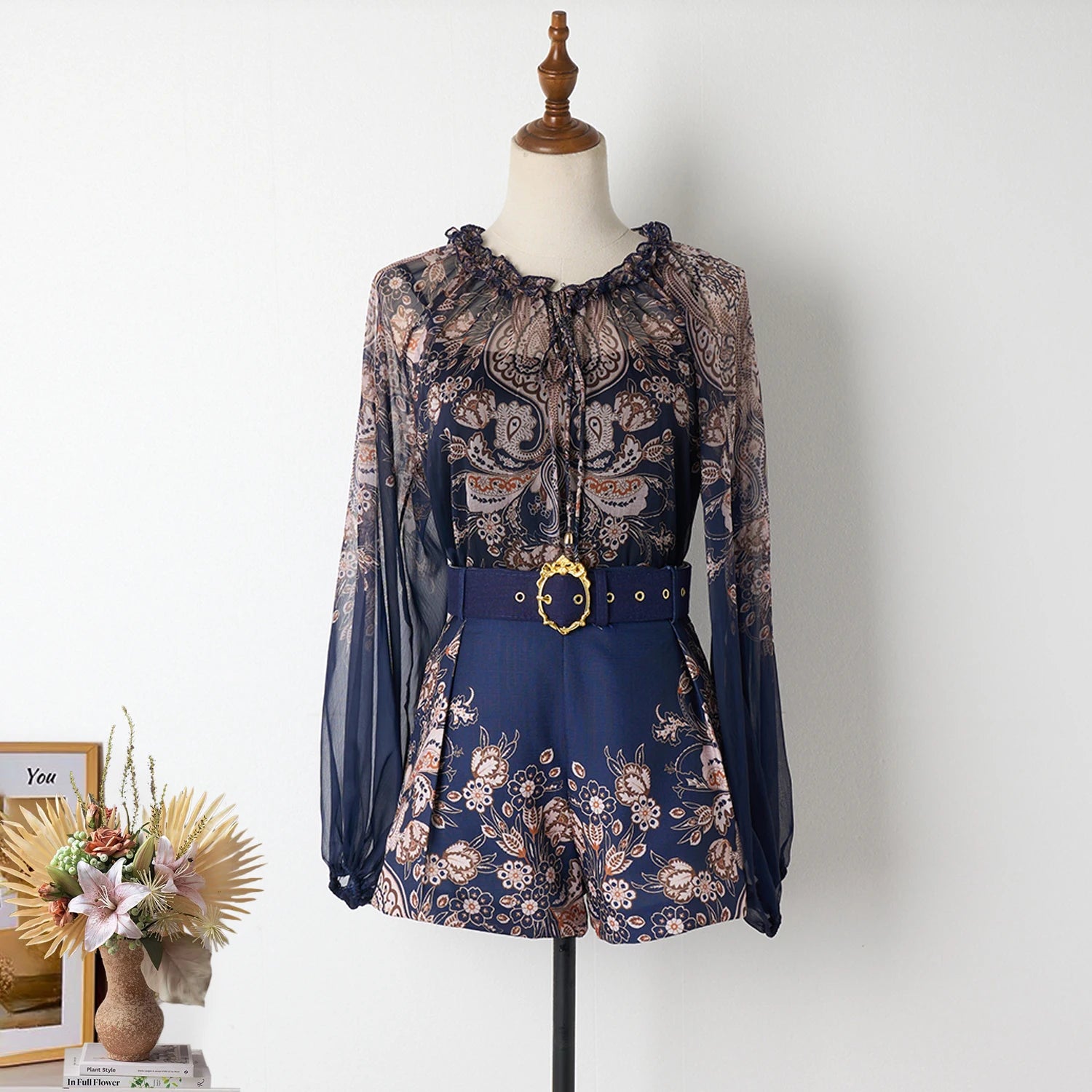 Real Shot Spot Australia New Positioning Printing Top Three-Dimensional Flower Lace-up Top + Wide Leg Shorts Suit Women Navy Blue
