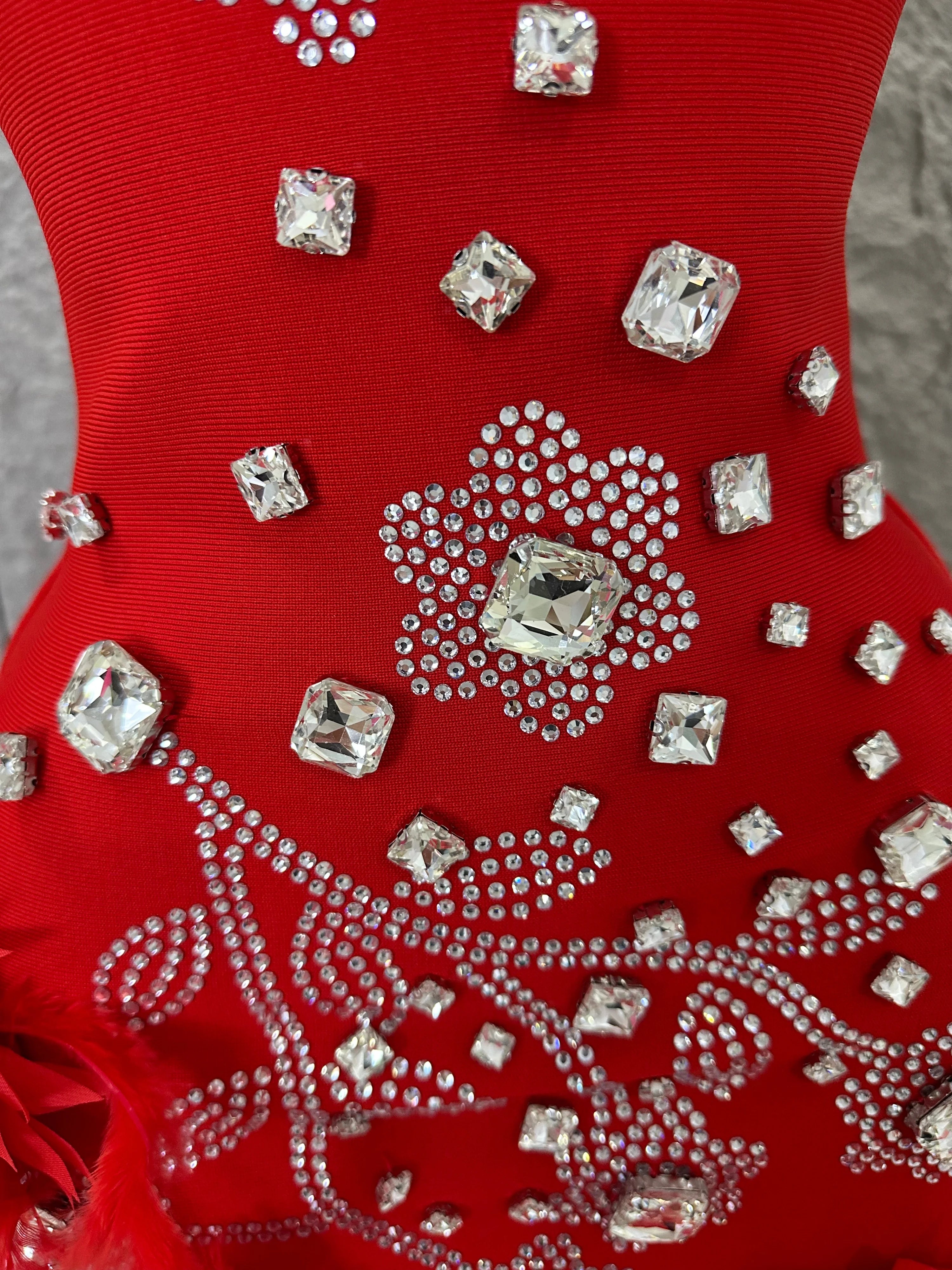 Elegant Red Spaghetti Strap Mini Dress Women Sexy Sweetheart Neck Crystal & Feather Form-Fitting Outfit Formal Event Costume
