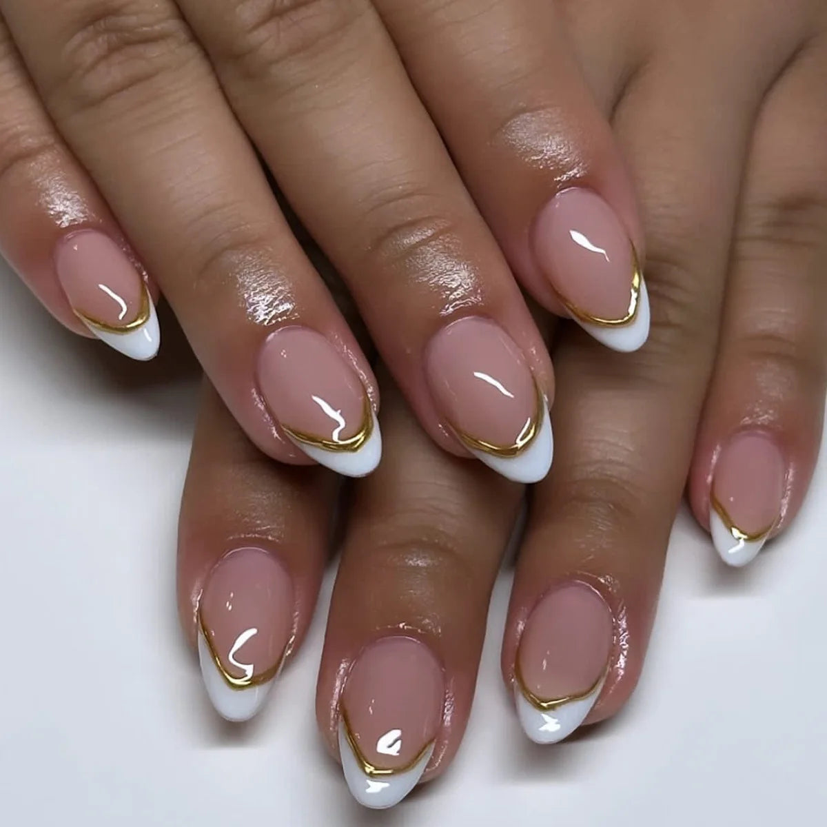 24Pcs Simple Almond Fake Nails Art with Jelly Glue White French Press on False Nails 3D Golden Stripes Design Wearable Nail Tips 3444