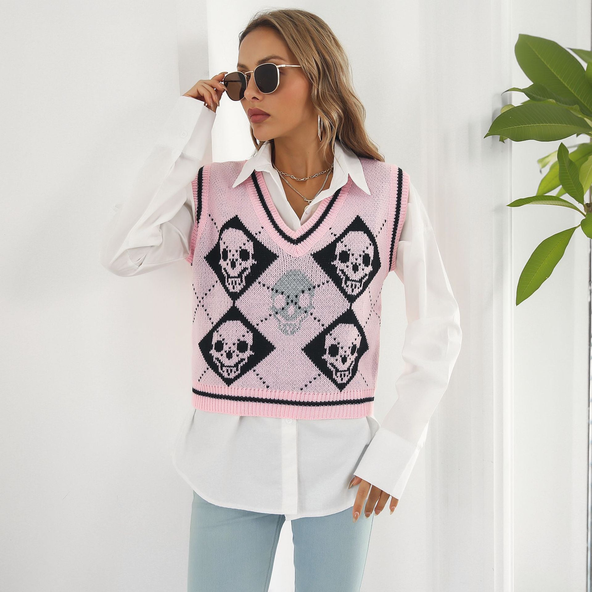 Women Y2K Halloween Skull Jacquard Sweater Vest Diamond Tank Top Female Pullover Vest Autumn Winter V-neck Knitted Sweater Vest Pink