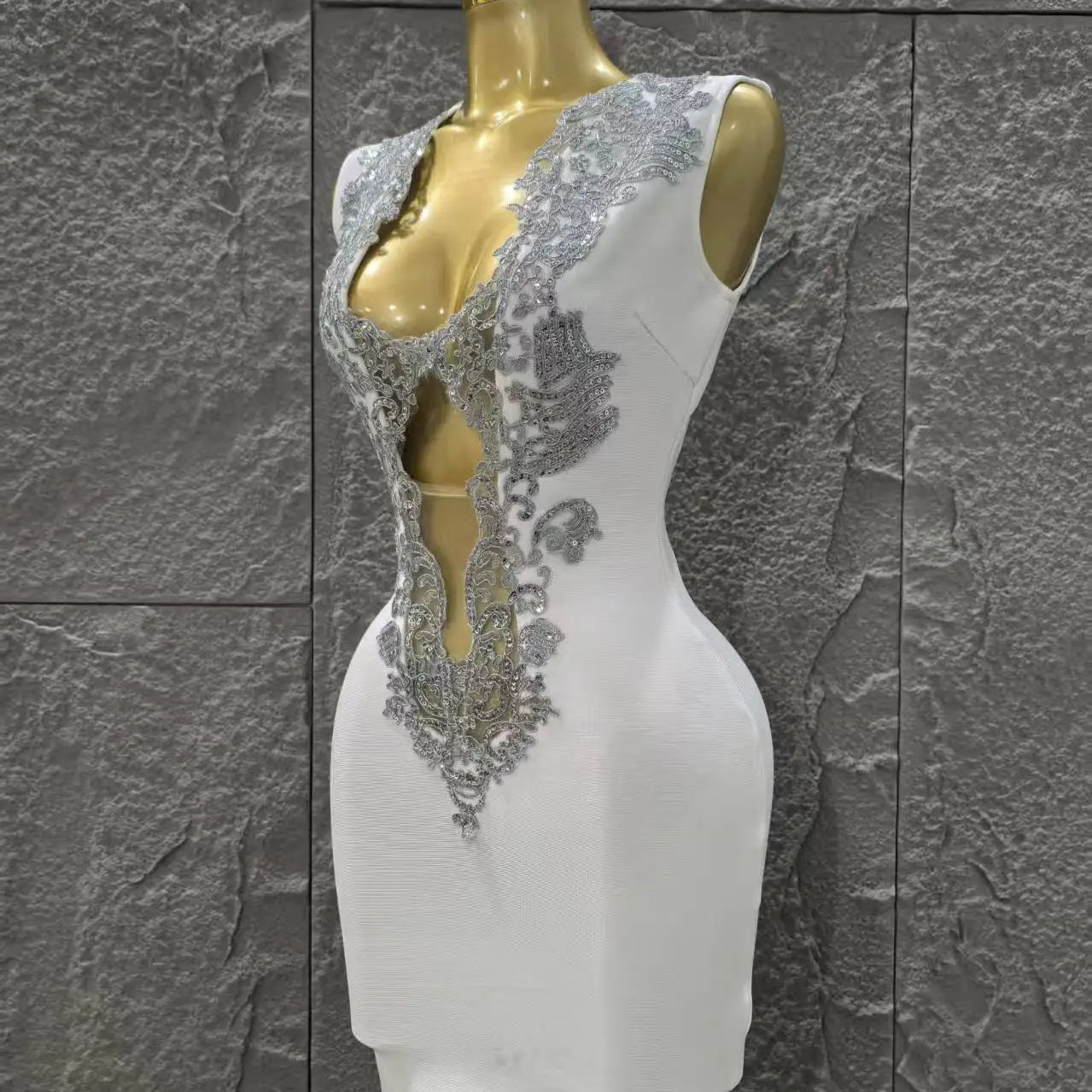 White Color Women Sleeveless Sexy V-Neck Sequins Bodycon Mini Bandage Dress Fashion Celebrate Nightclub Party Birthday Outfit