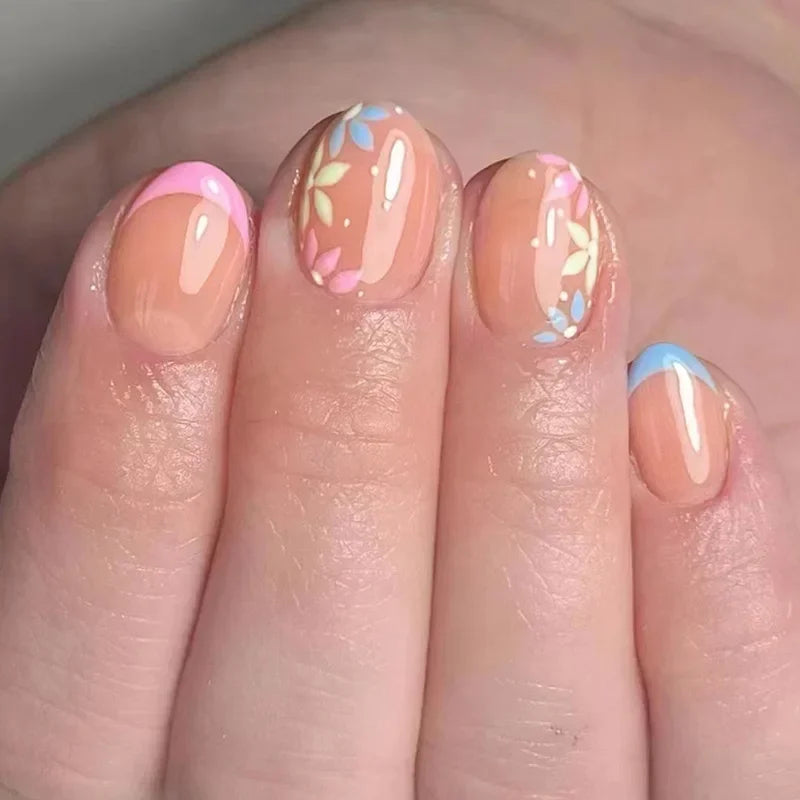 24Pcs Short Retro Flower Design Nails Art Manicure Pink False Nails Wearable Square Fake Nails Press on Full Cover Nail Tips 1213