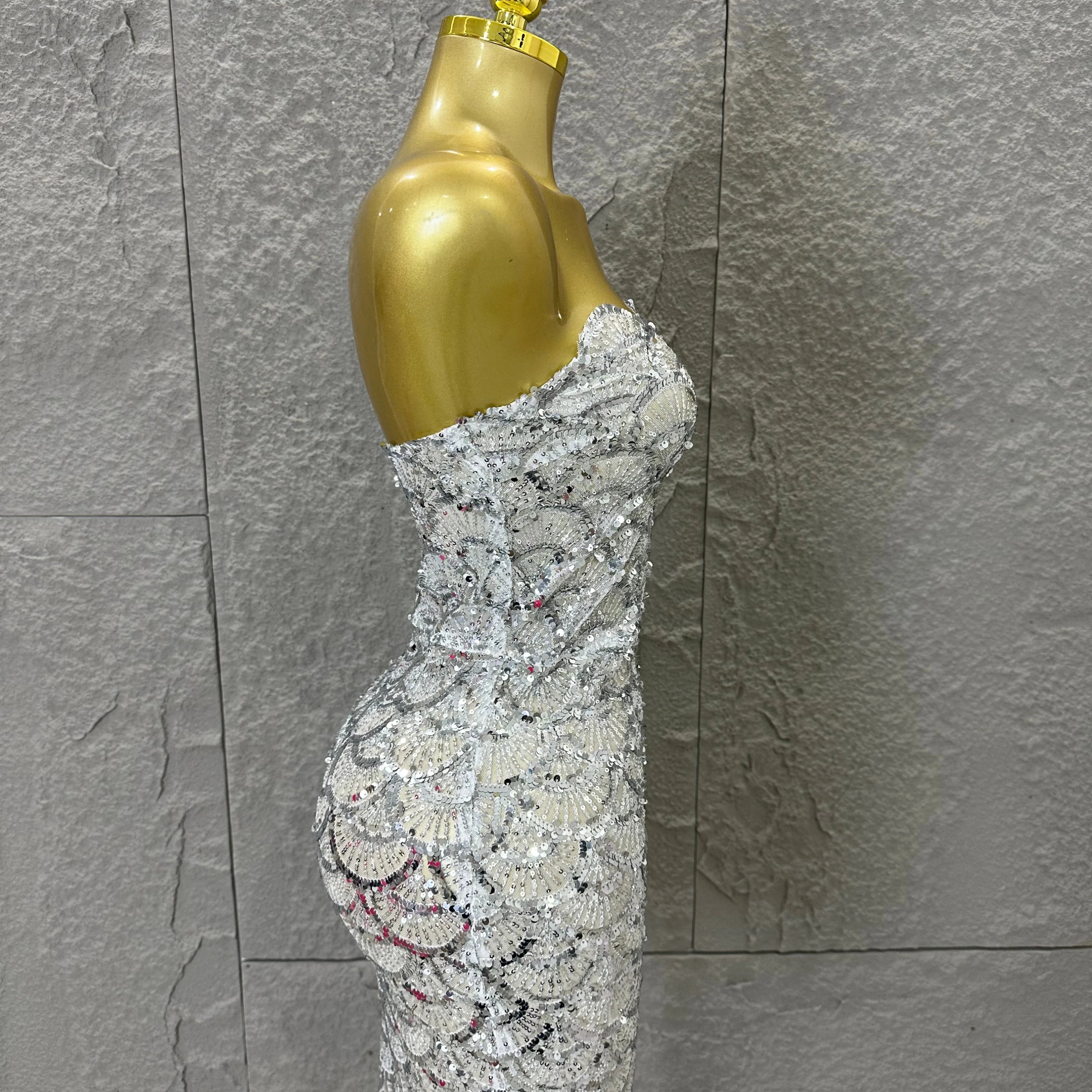 Elegant Silver Champagne Gold Strapless Mini Dress Women Sexy Sequin Form-Fitting Evening Party Nightclub Cocktail Party Costume