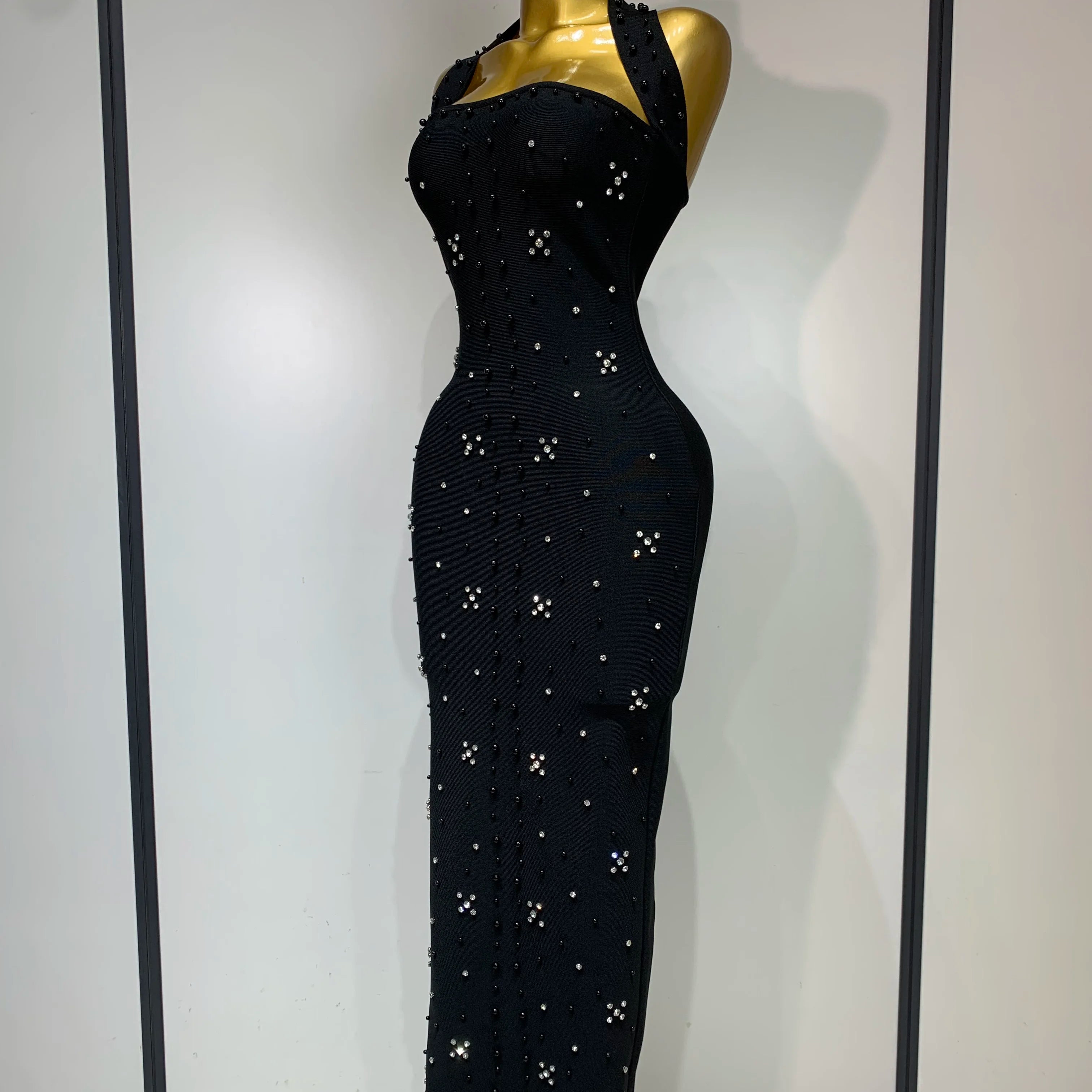Elegant Sparkly Rhinestone Pearl Halter Backless Bodycon Bandage Long Dress 2025 Women Luxury Birthday Evening Party Gowns