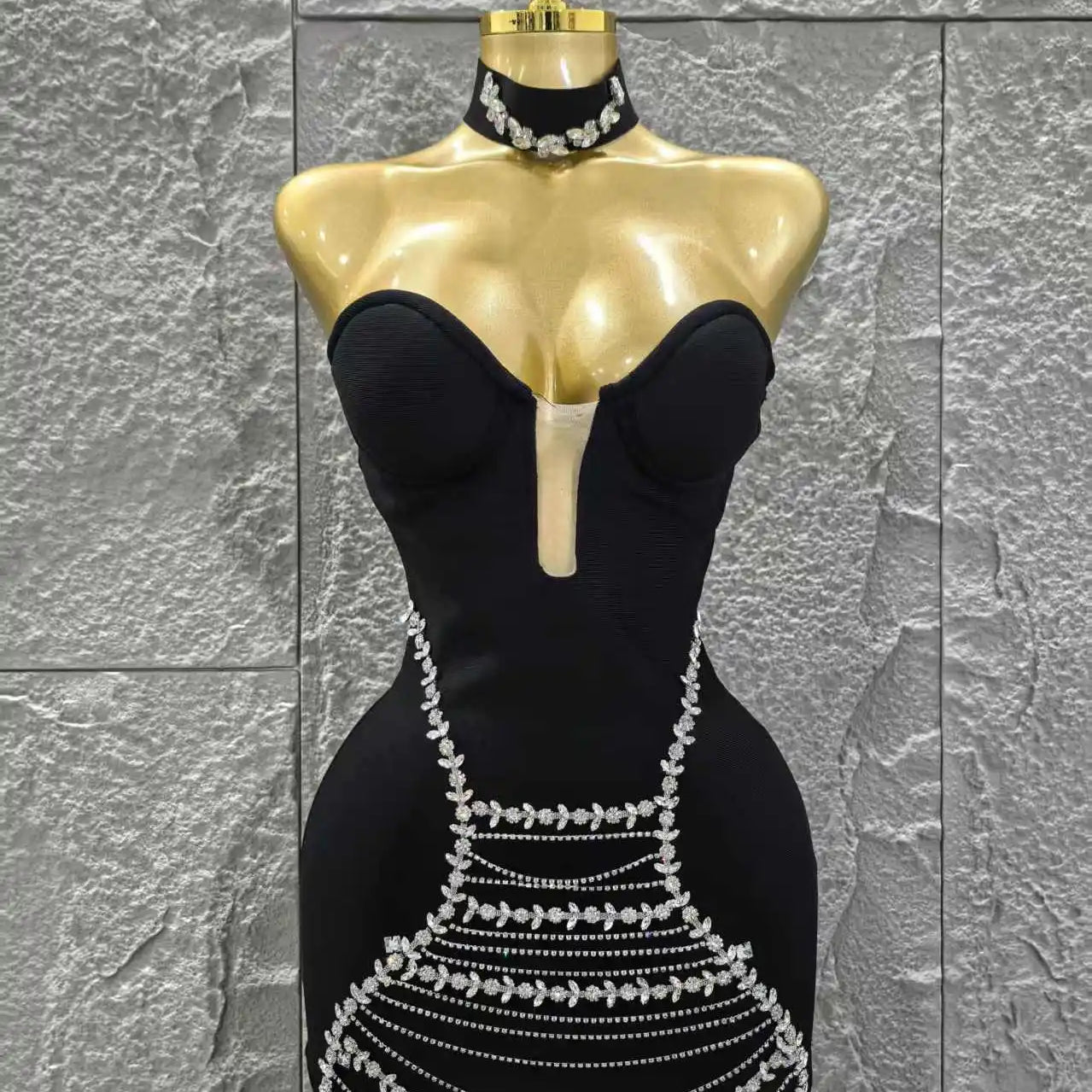 Black Color Women Sexy Strapless Shinning Crustal Bodycon Mini Bandage Dress Necklace Fashion Celebrate Evening Party Outfit