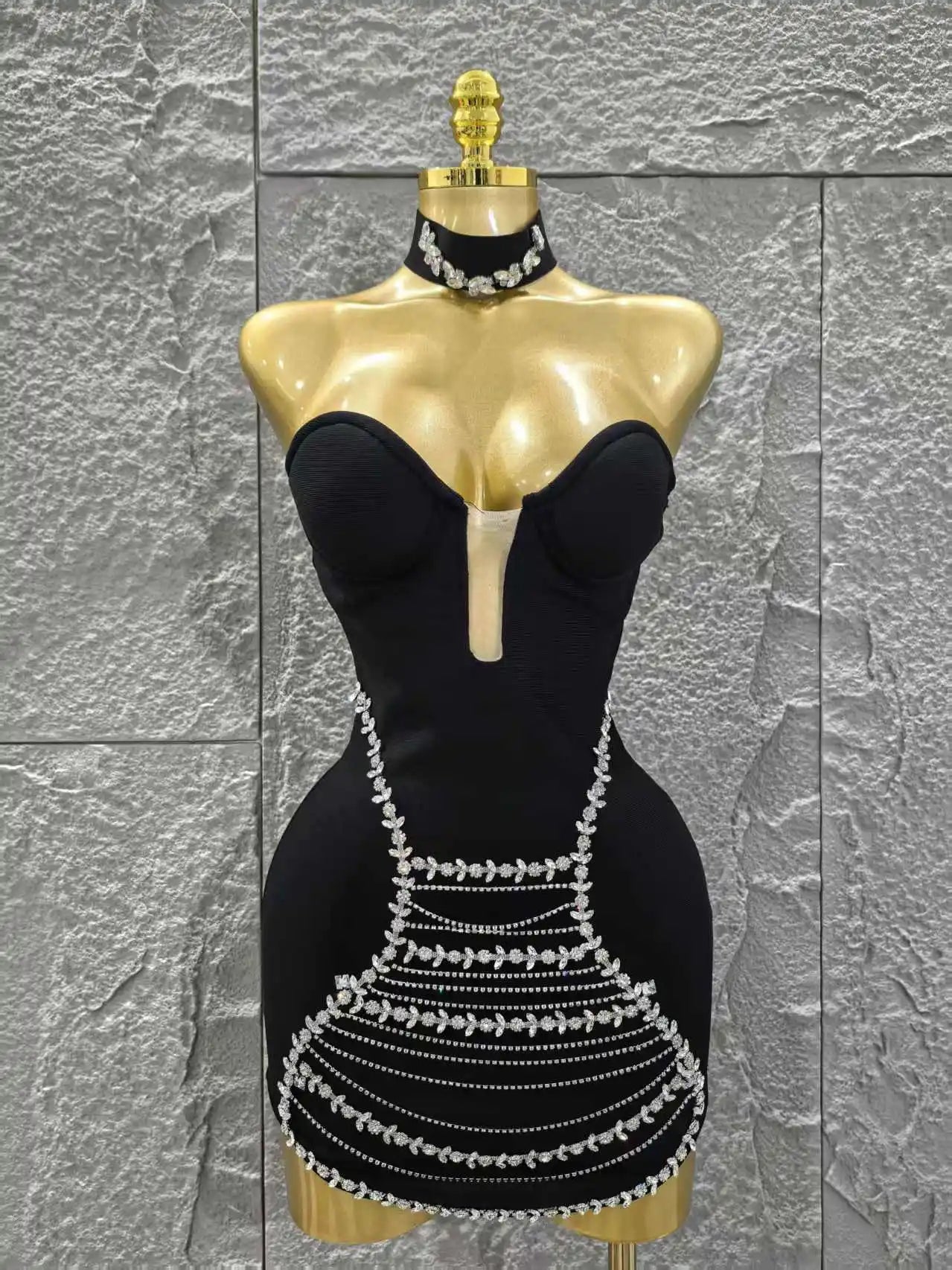 Black Color Women Sexy Strapless Shinning Crustal Bodycon Mini Bandage Dress Necklace Fashion Celebrate Evening Party Outfit