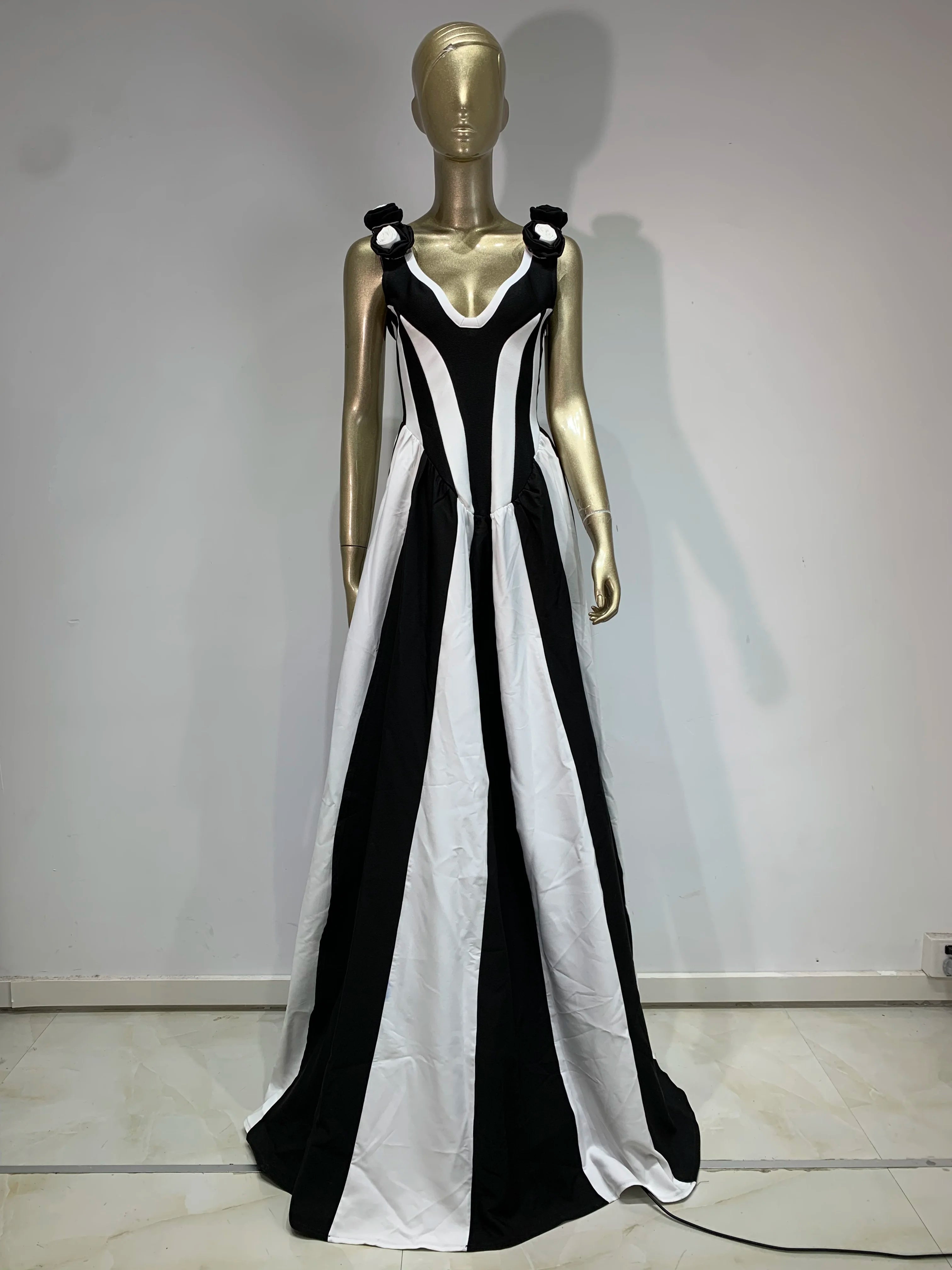 2025 New Spring Women Sleeveless Sexy V-Neck Bodycon Long Bandage Dress Fashion Celebrate Birthday Evening Party Dress Vestido