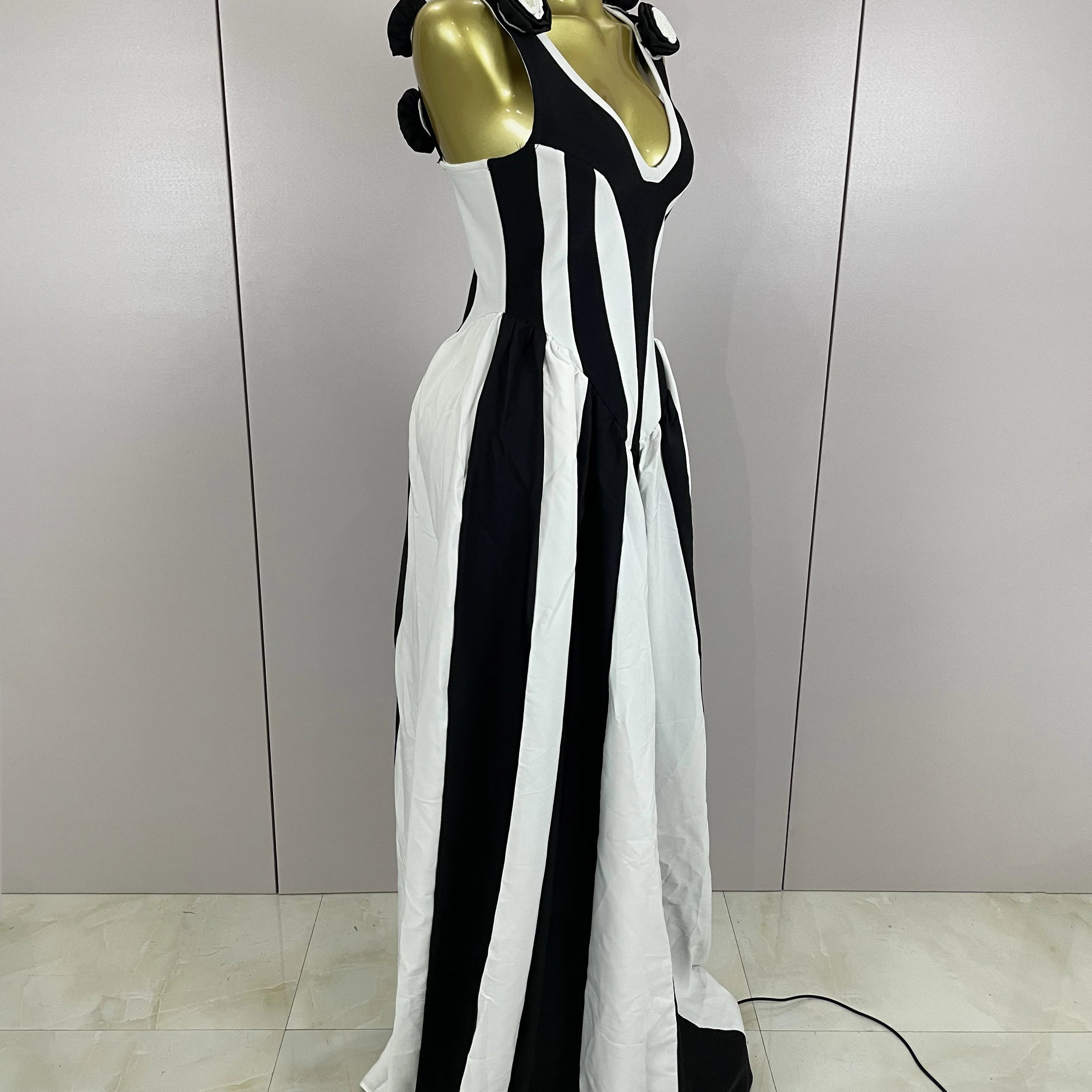 Sexy Black White Flower Stripe High fork Sleeveless Bandage Long Dress 2025 New Women Vacation Party Elegangt Party Club Dresses