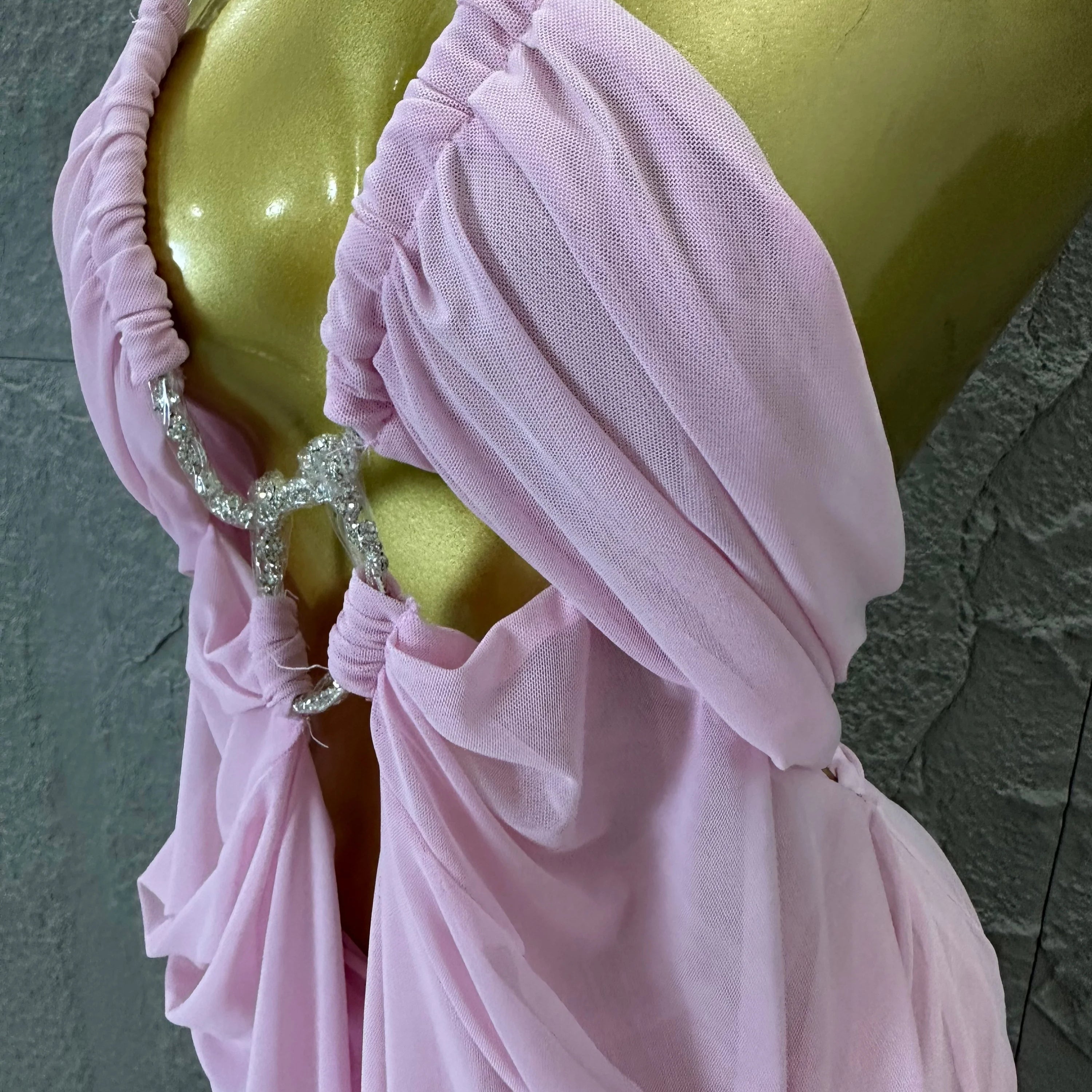 Sexy Halter Neck Maxi Dress Crystal Chain Cutout Ruched Women Sheer Mesh Form Outfit Glamorous Evening Gala Party Costume