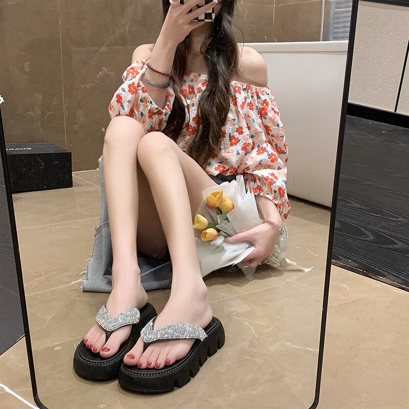 Thick Platform Shiny Crystal Flip Flops Women Summer 2024 Soft Bottom Beach Sandals Shoes Woman Fashion Clip Toe Clogs Slippers