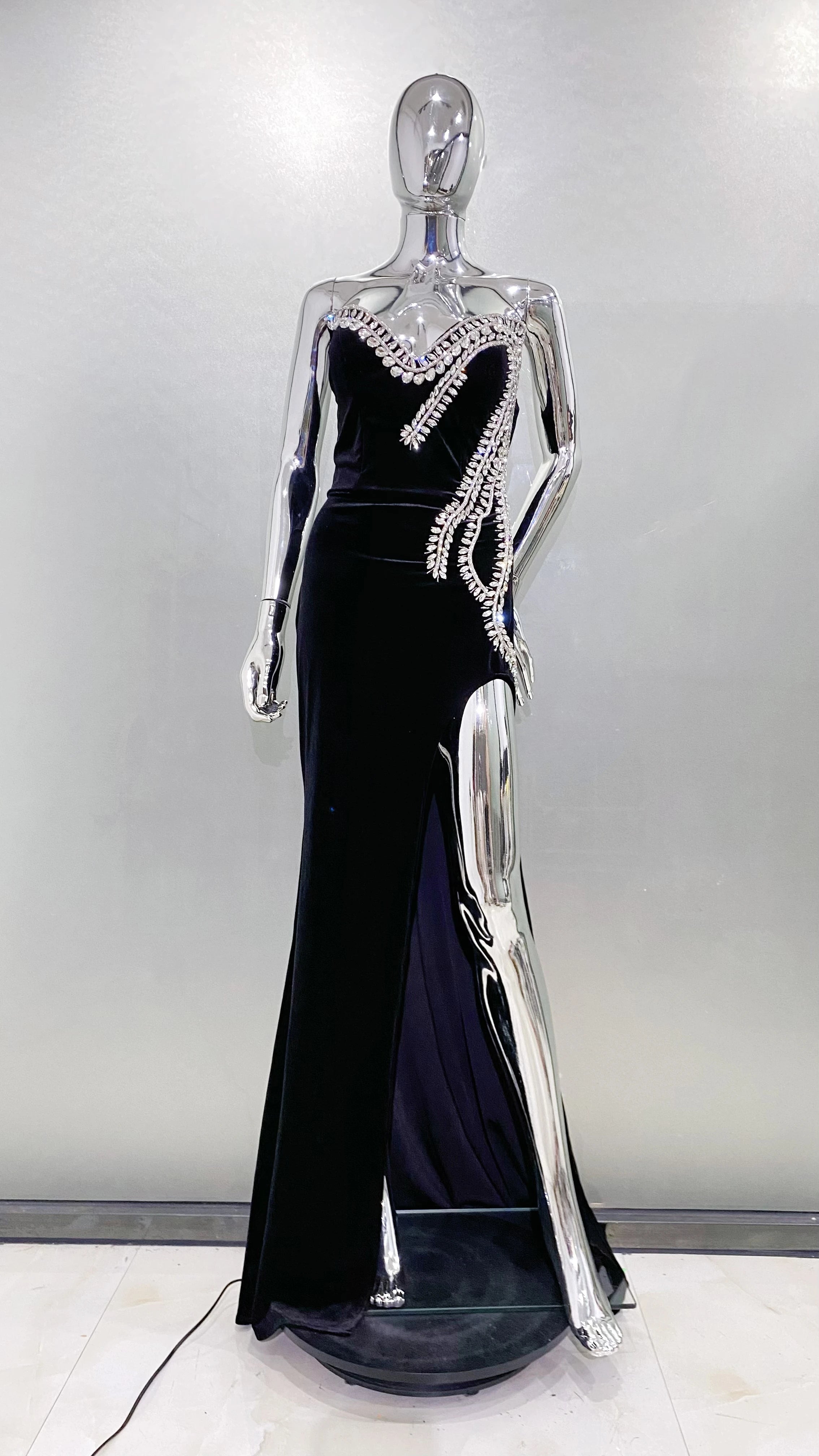 Luxury Stereoscopic Rhinestone Design HIgh Slit Strapless Floor Length Dress Graceful Woman Evening Dress Performance Costume black