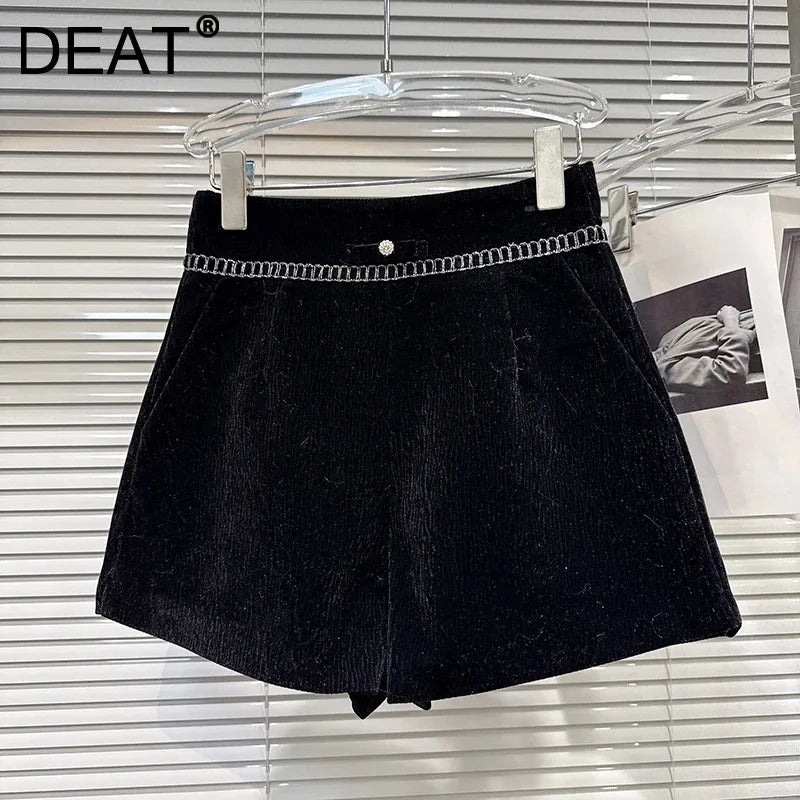 Winter New Fashion Pearl Bow Embroidered Edge Corduroy High Waist Shorts For Women Black Wide-leg Boot Pants 11A07497